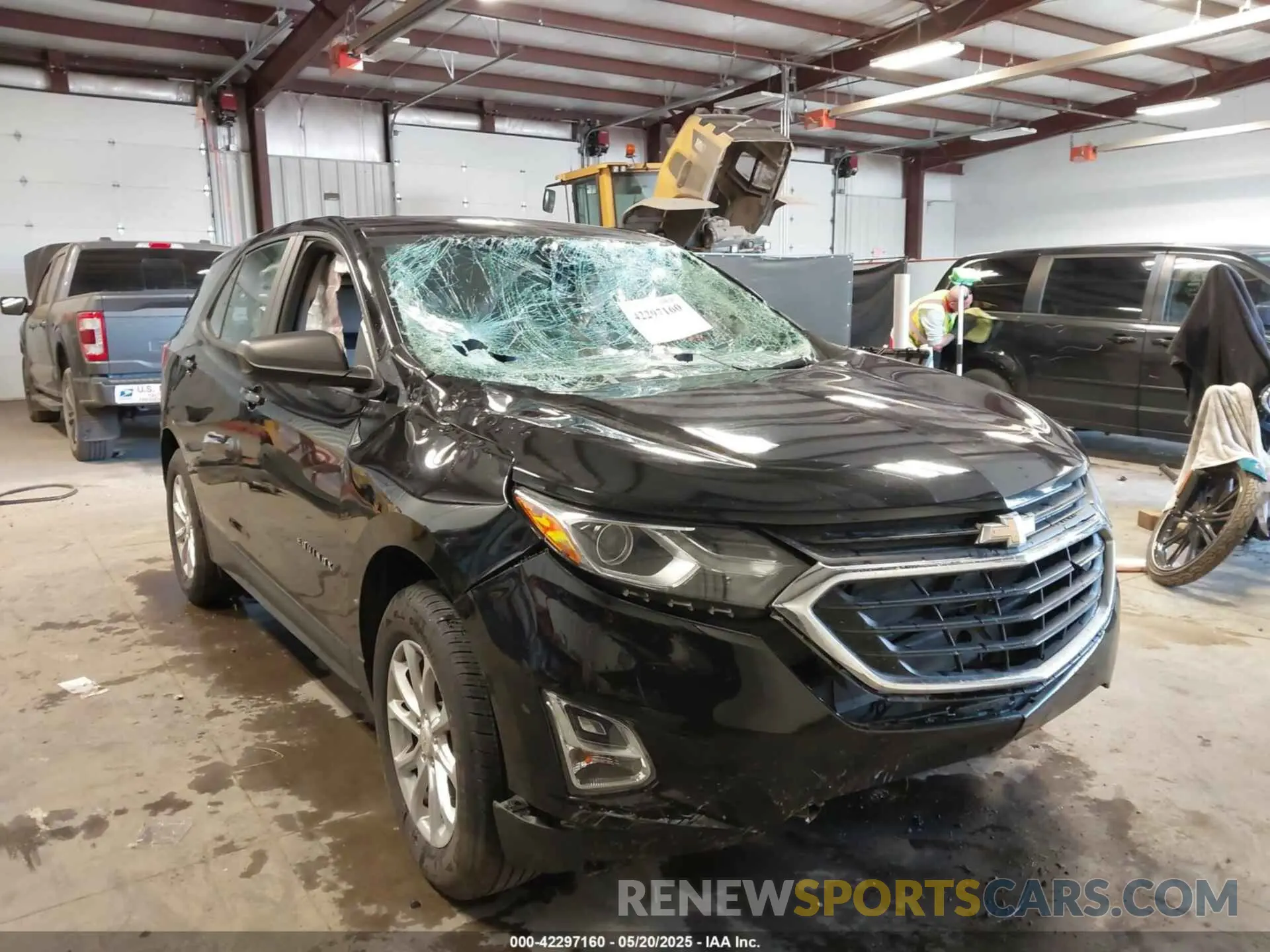 1 Photograph of a damaged car 2GNAXSEV8L6181836 CHEVROLET EQUINOX 2020