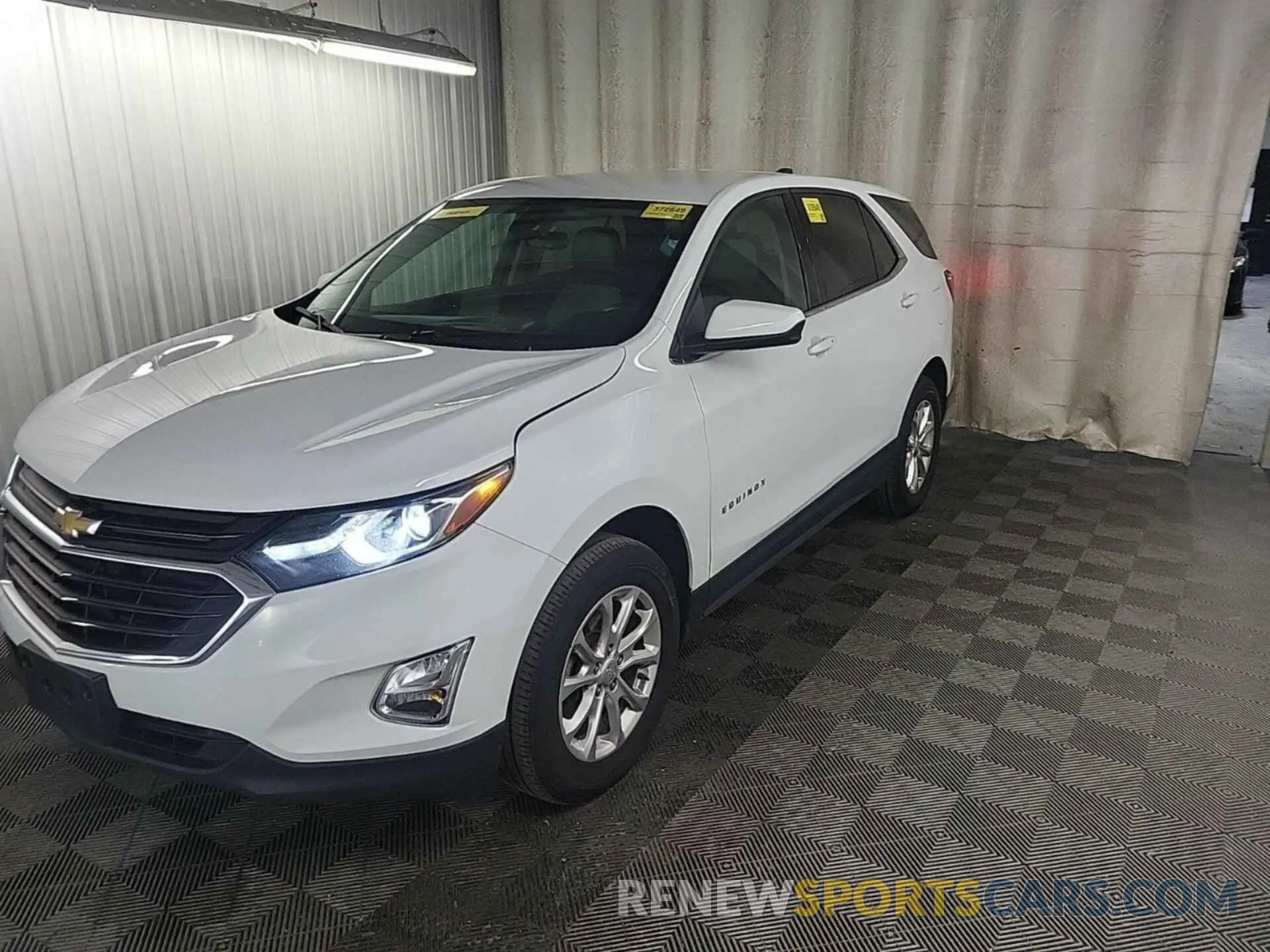 4 Photograph of a damaged car 2GNAXTEV0L6238620 CHEVROLET EQUINOX 2020