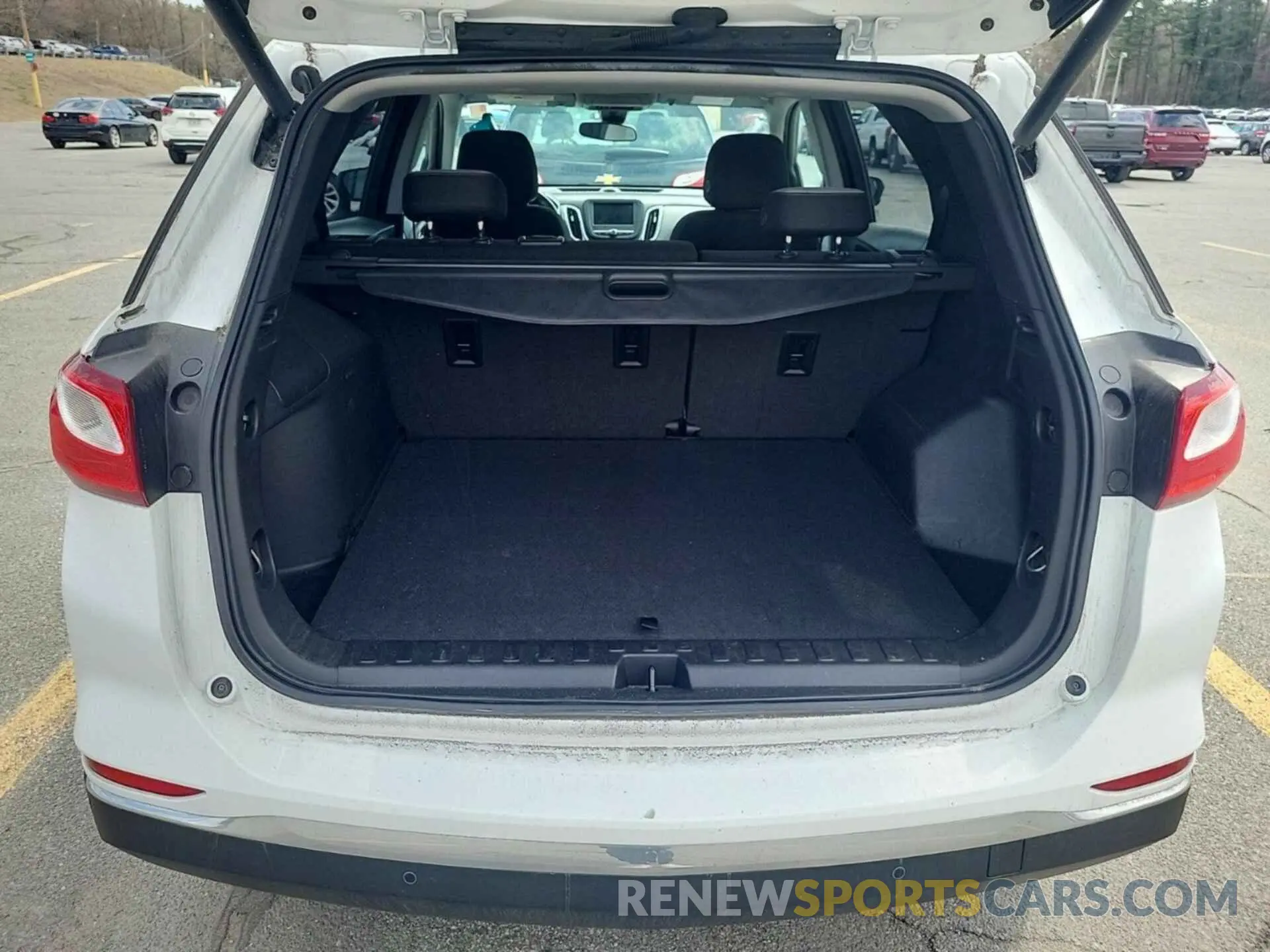8 Photograph of a damaged car 2GNAXTEV0L6238620 CHEVROLET EQUINOX 2020