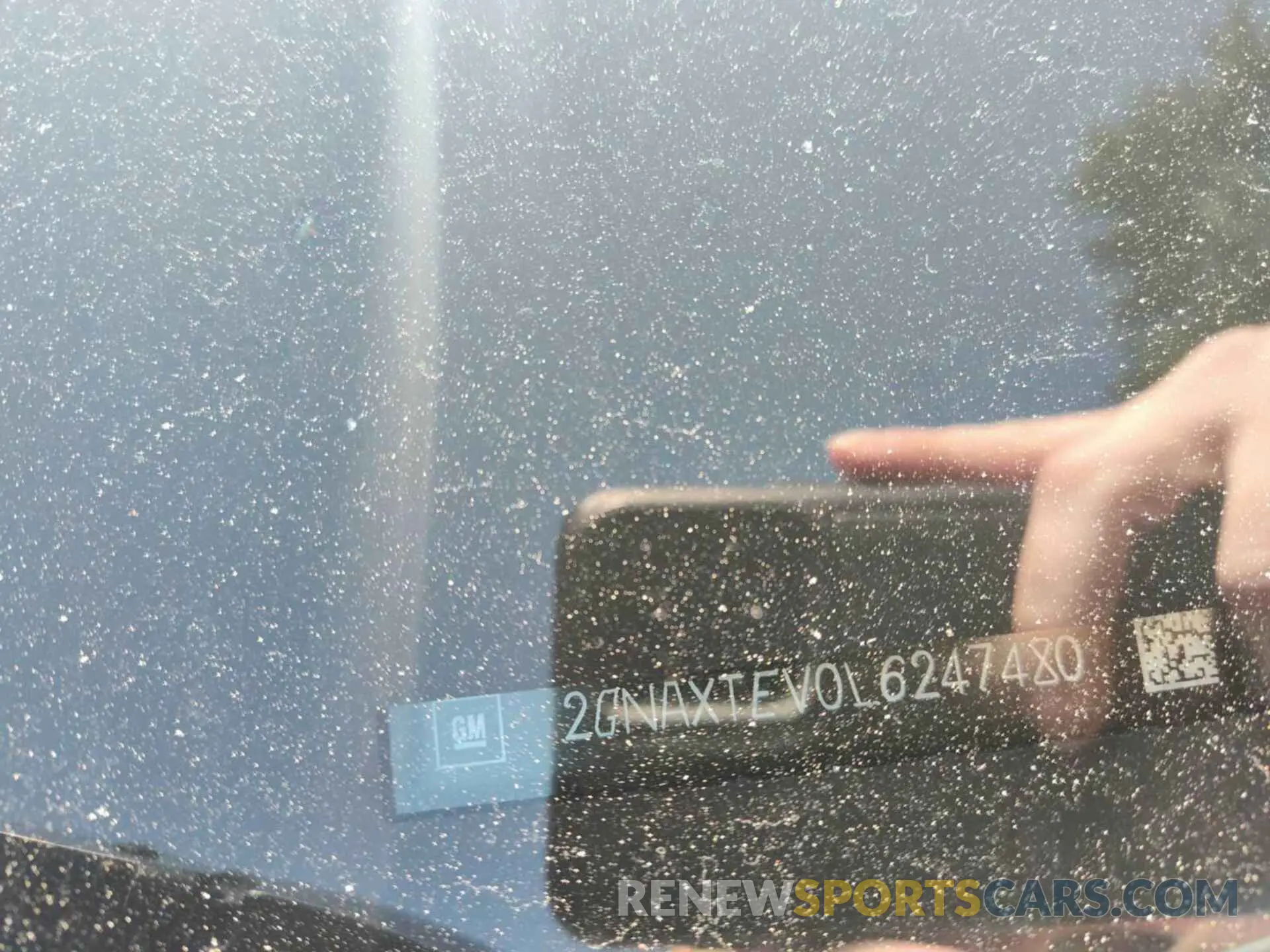 1 Photograph of a damaged car 2GNAXTEV0L6247480 CHEVROLET EQUINOX 2020