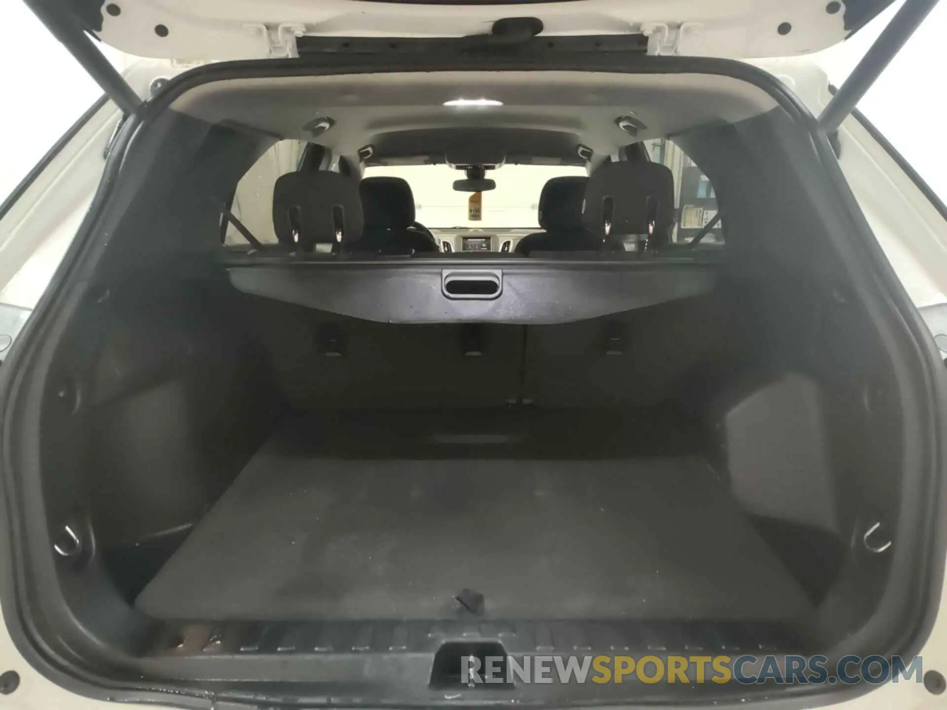 14 Photograph of a damaged car 2GNAXTEV0L6247480 CHEVROLET EQUINOX 2020