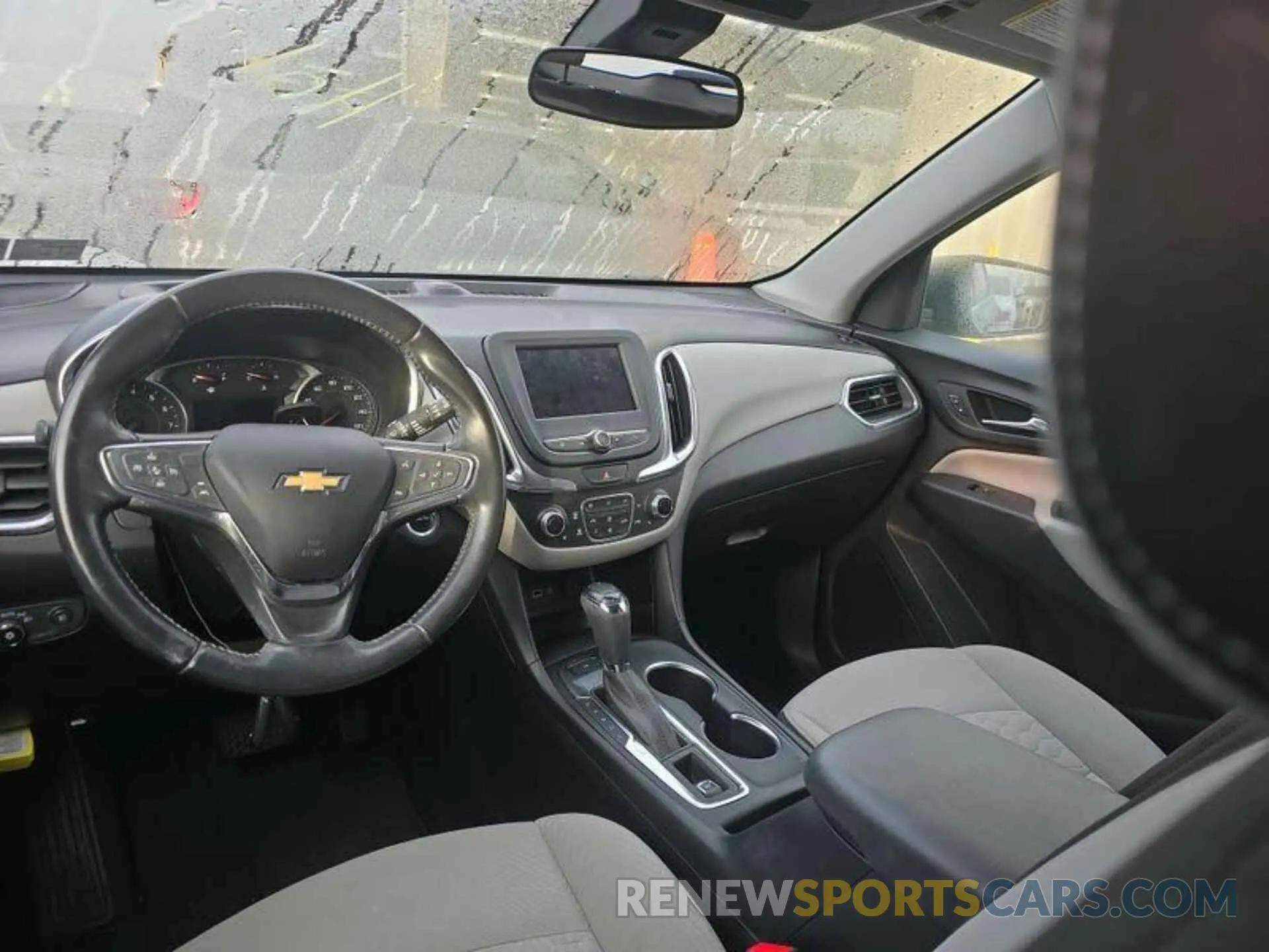 2 Photograph of a damaged car 2GNAXTEV1L6169758 CHEVROLET EQUINOX 2020