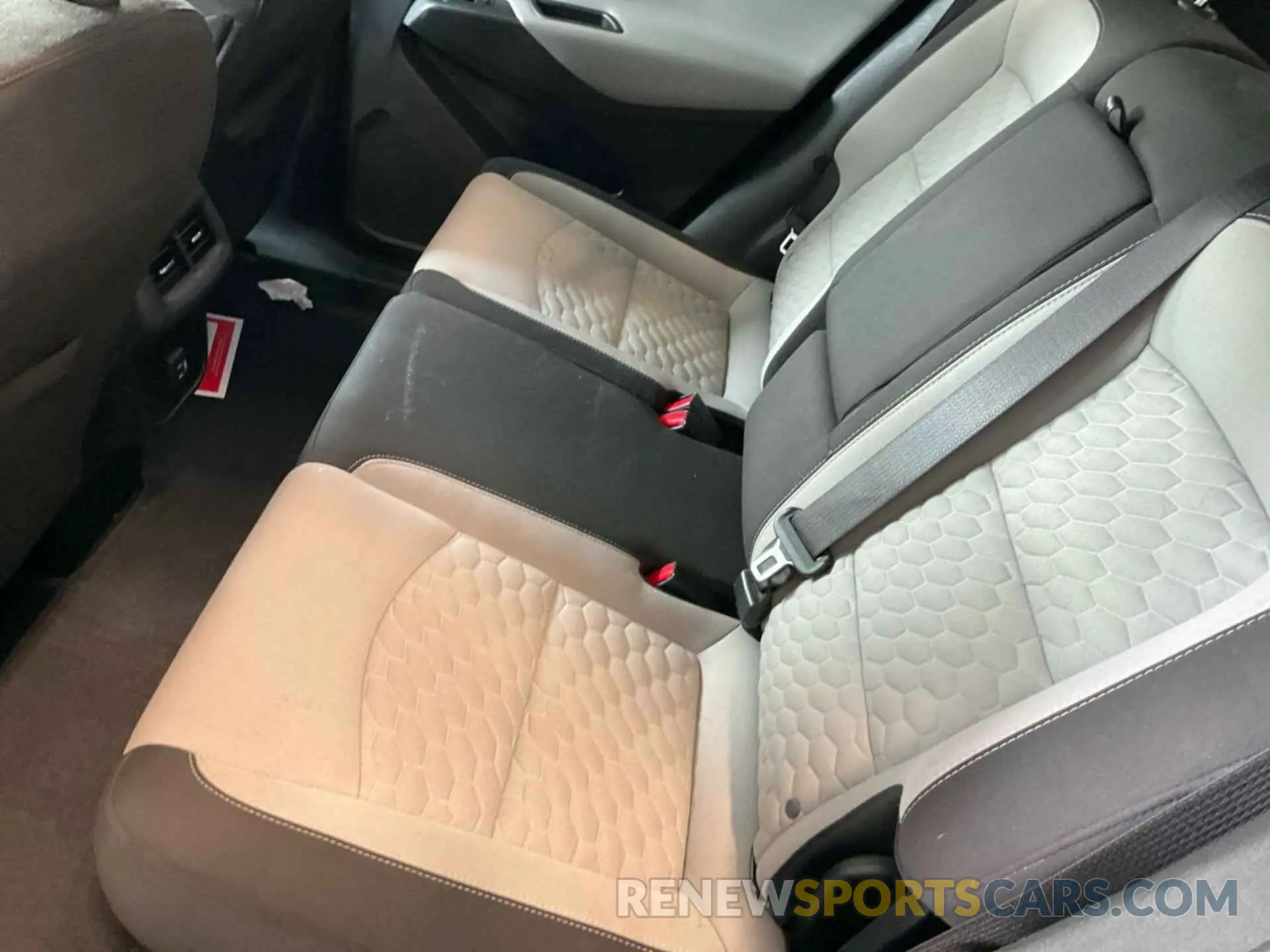 16 Photograph of a damaged car 2GNAXTEV2L6232401 CHEVROLET EQUINOX 2020