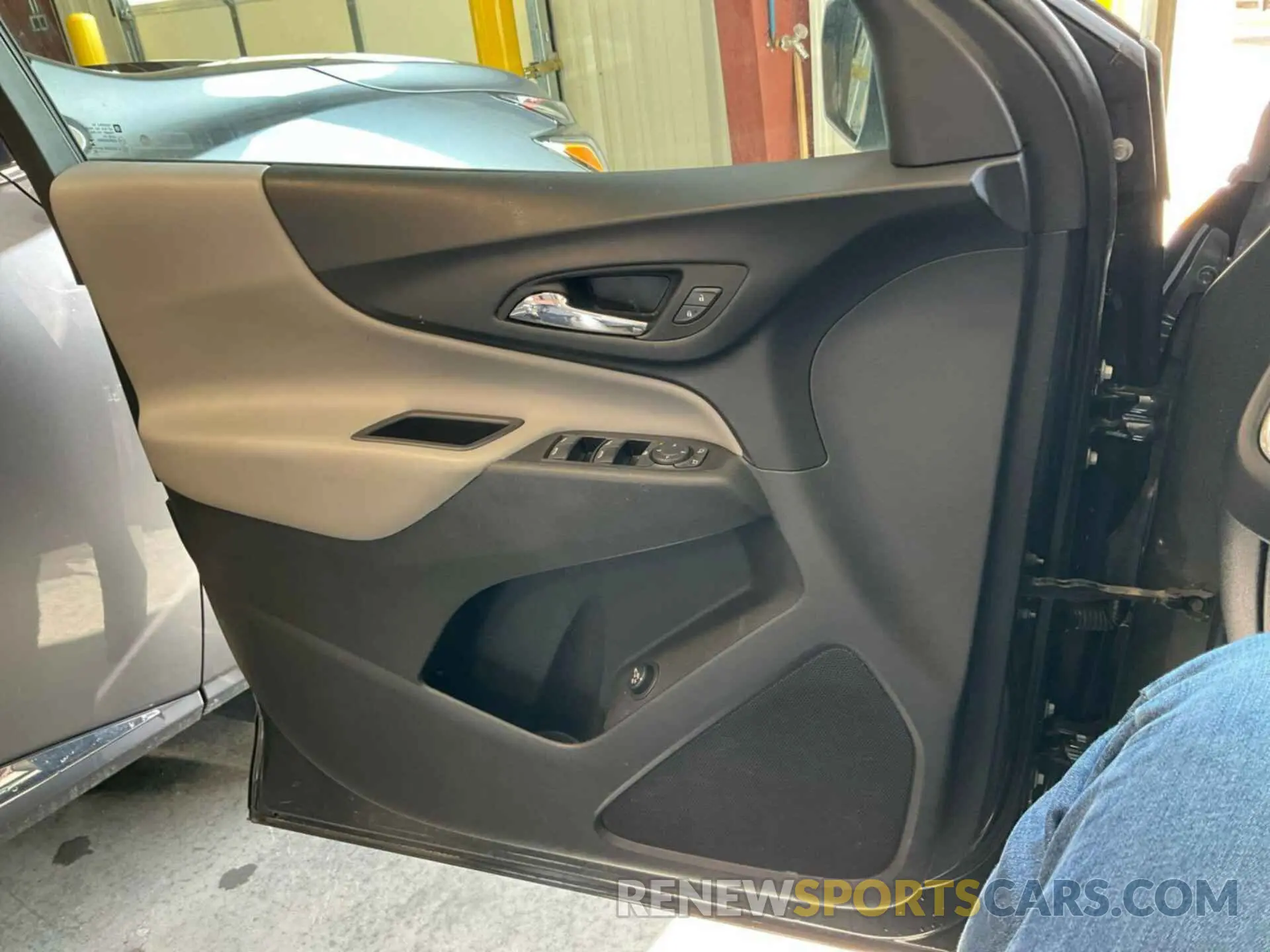 3 Photograph of a damaged car 2GNAXTEV2L6232401 CHEVROLET EQUINOX 2020