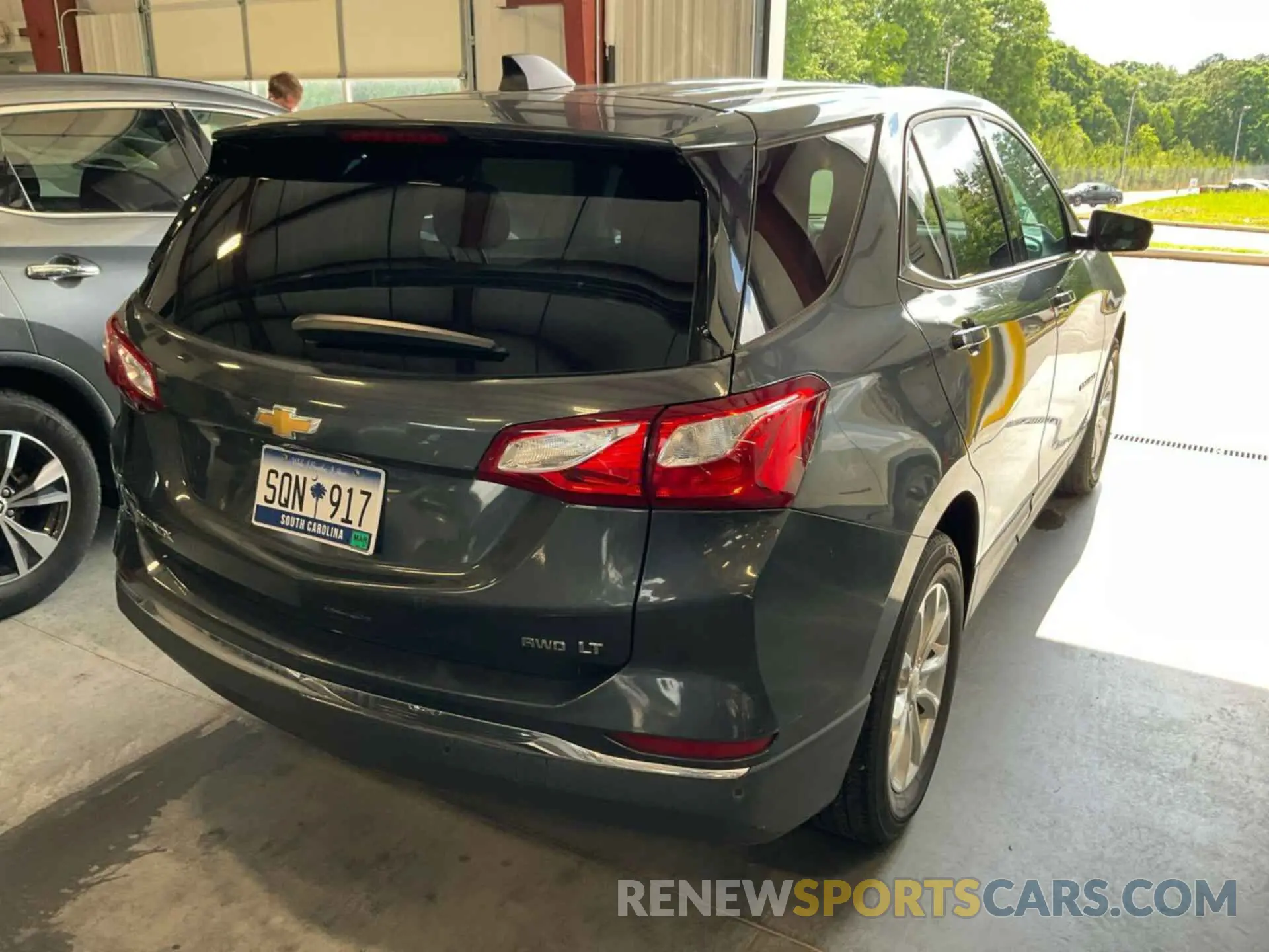 9 Photograph of a damaged car 2GNAXTEV2L6232401 CHEVROLET EQUINOX 2020
