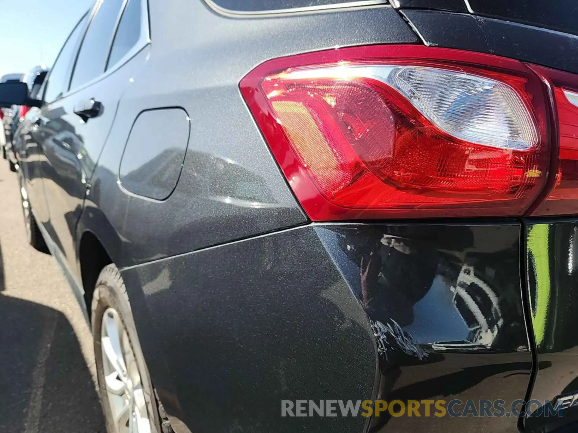 4 Photograph of a damaged car 2GNAXTEV2L6235539 CHEVROLET EQUINOX 2020
