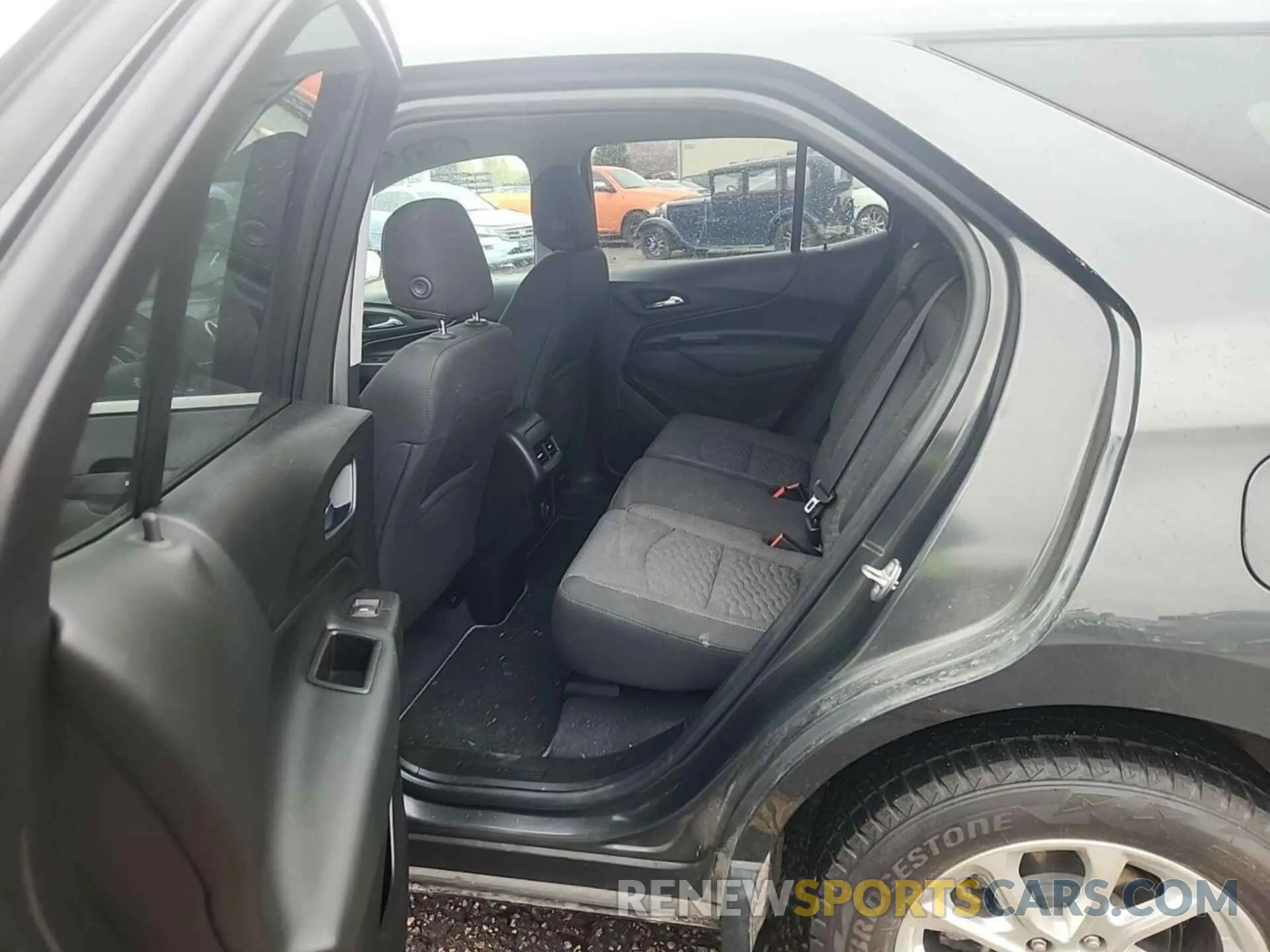 9 Photograph of a damaged car 2GNAXTEV2L6235539 CHEVROLET EQUINOX 2020