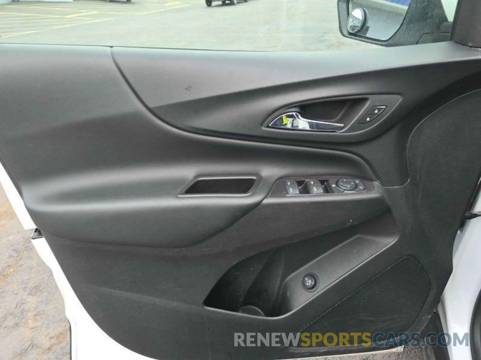 2 Photograph of a damaged car 2GNAXTEV3L6233721 CHEVROLET EQUINOX 2020