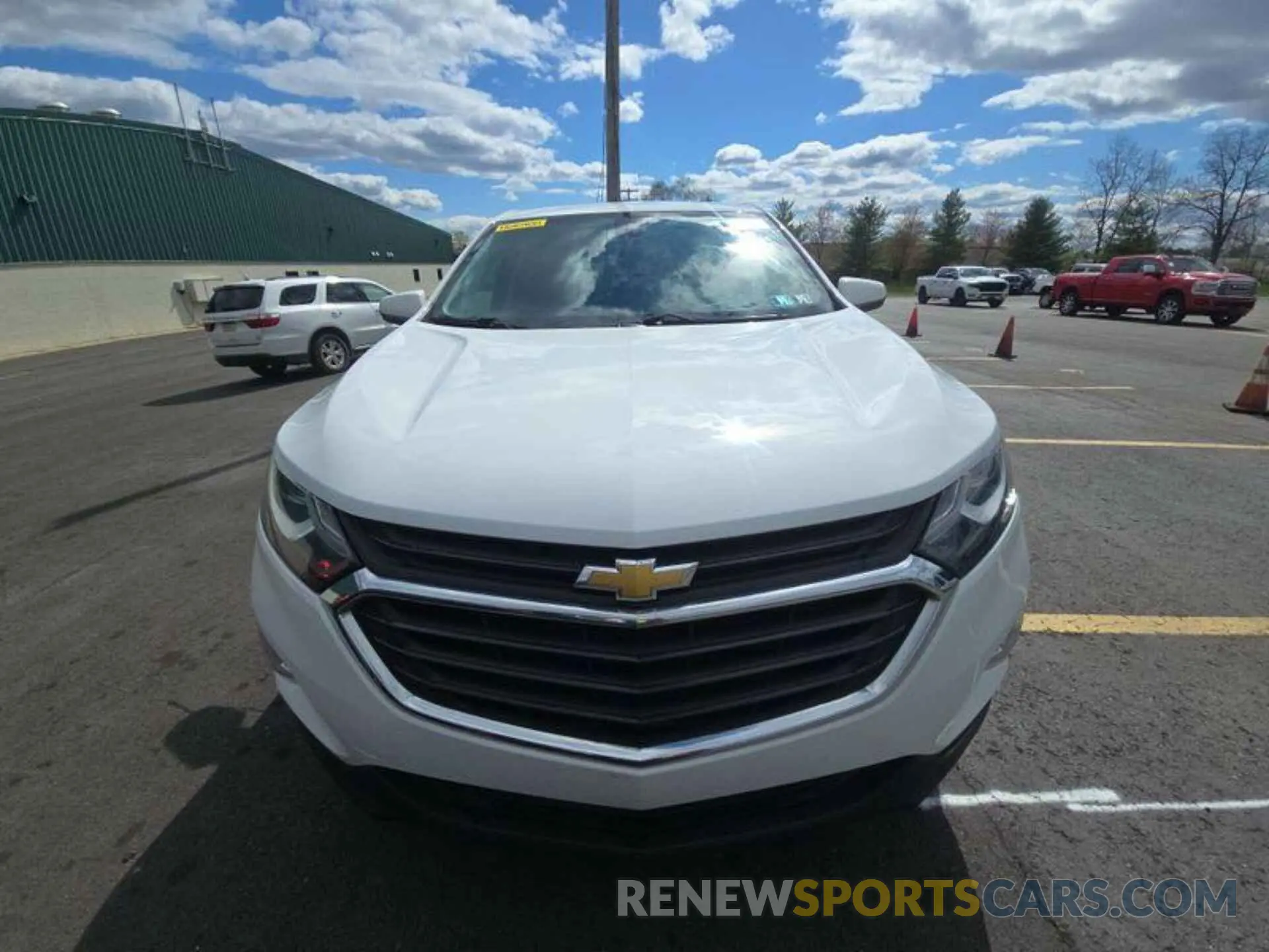 4 Photograph of a damaged car 2GNAXTEV3L6233721 CHEVROLET EQUINOX 2020