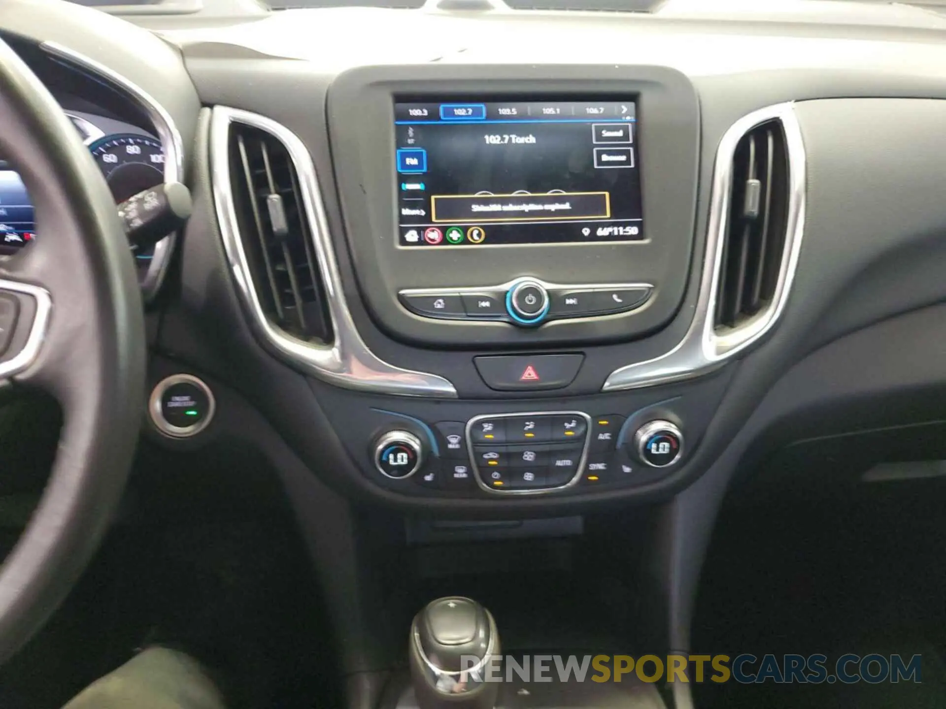 11 Photograph of a damaged car 2GNAXTEV3L6241818 CHEVROLET EQUINOX 2020