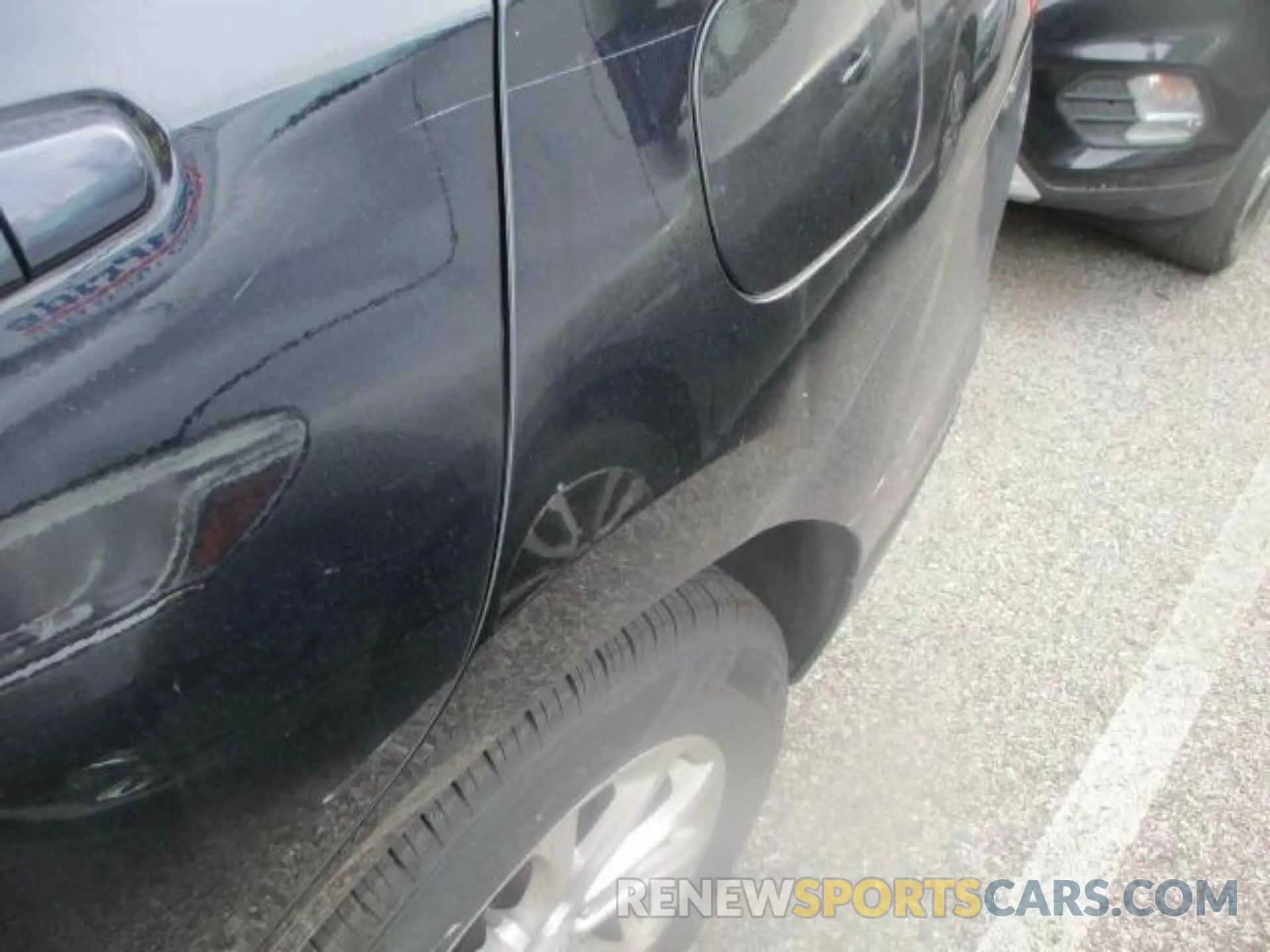 11 Photograph of a damaged car 2GNAXTEV4L6156518 CHEVROLET EQUINOX 2020