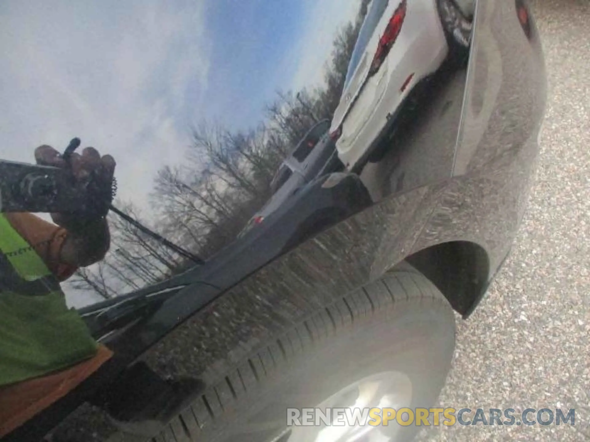 21 Photograph of a damaged car 2GNAXTEV4L6156518 CHEVROLET EQUINOX 2020