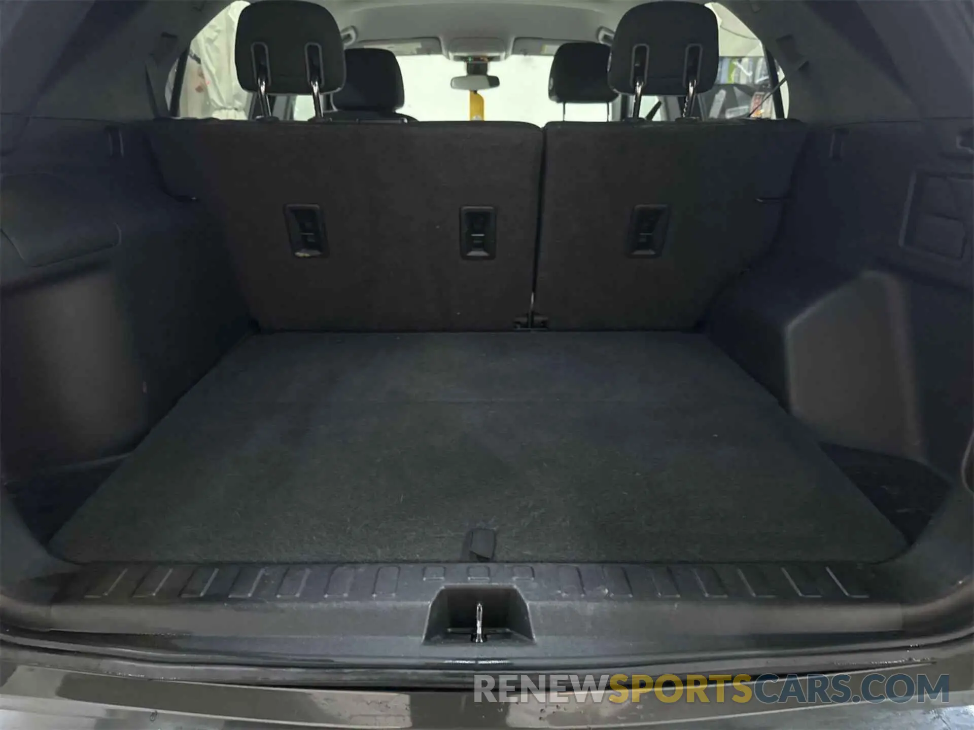 23 Photograph of a damaged car 2GNAXTEV4L6233100 CHEVROLET EQUINOX 2020