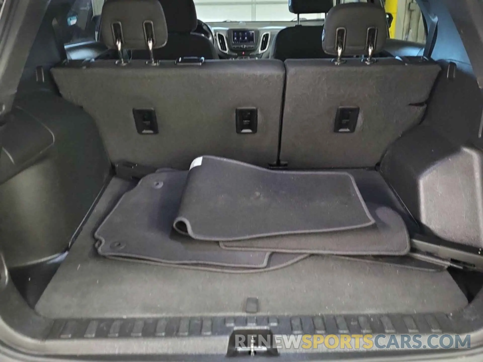 2 Фотография поврежденного автомобиля 2GNAXTEV4L6233324 CHEVROLET EQUINOX 2020