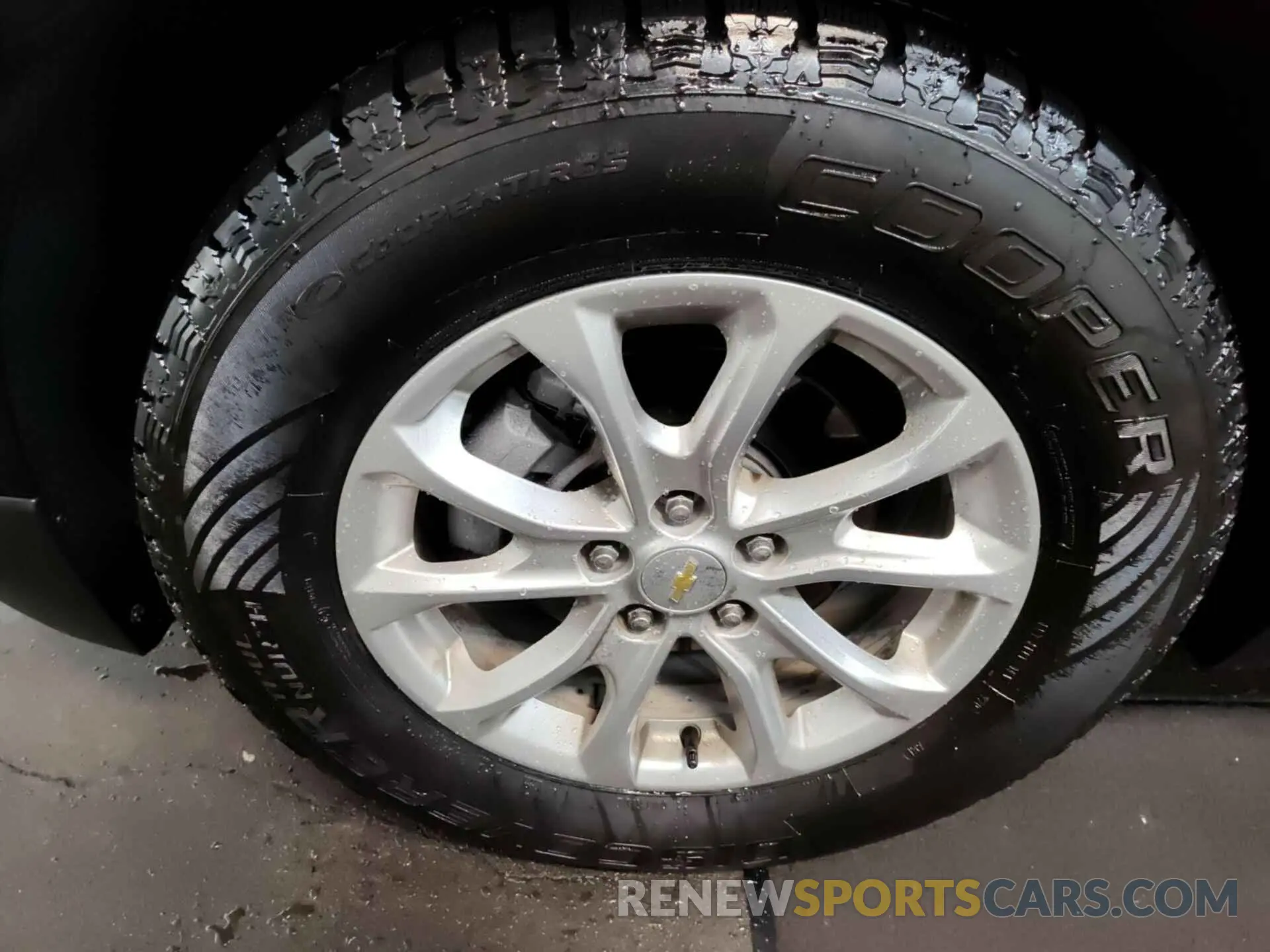 22 Photograph of a damaged car 2GNAXTEV5L6232411 CHEVROLET EQUINOX 2020
