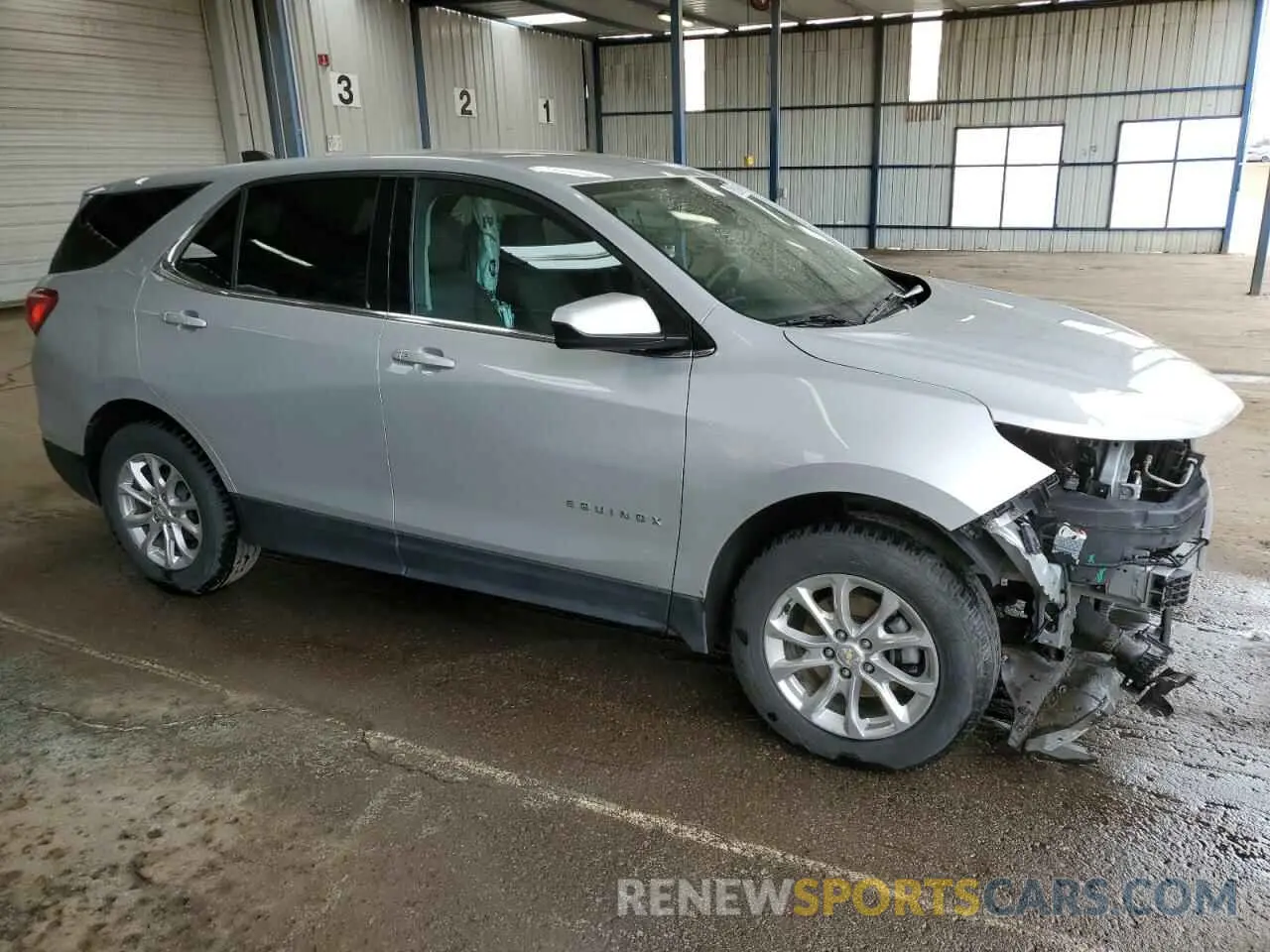 4 Photograph of a damaged car 2GNAXTEV5L6253176 CHEVROLET EQUINOX 2020