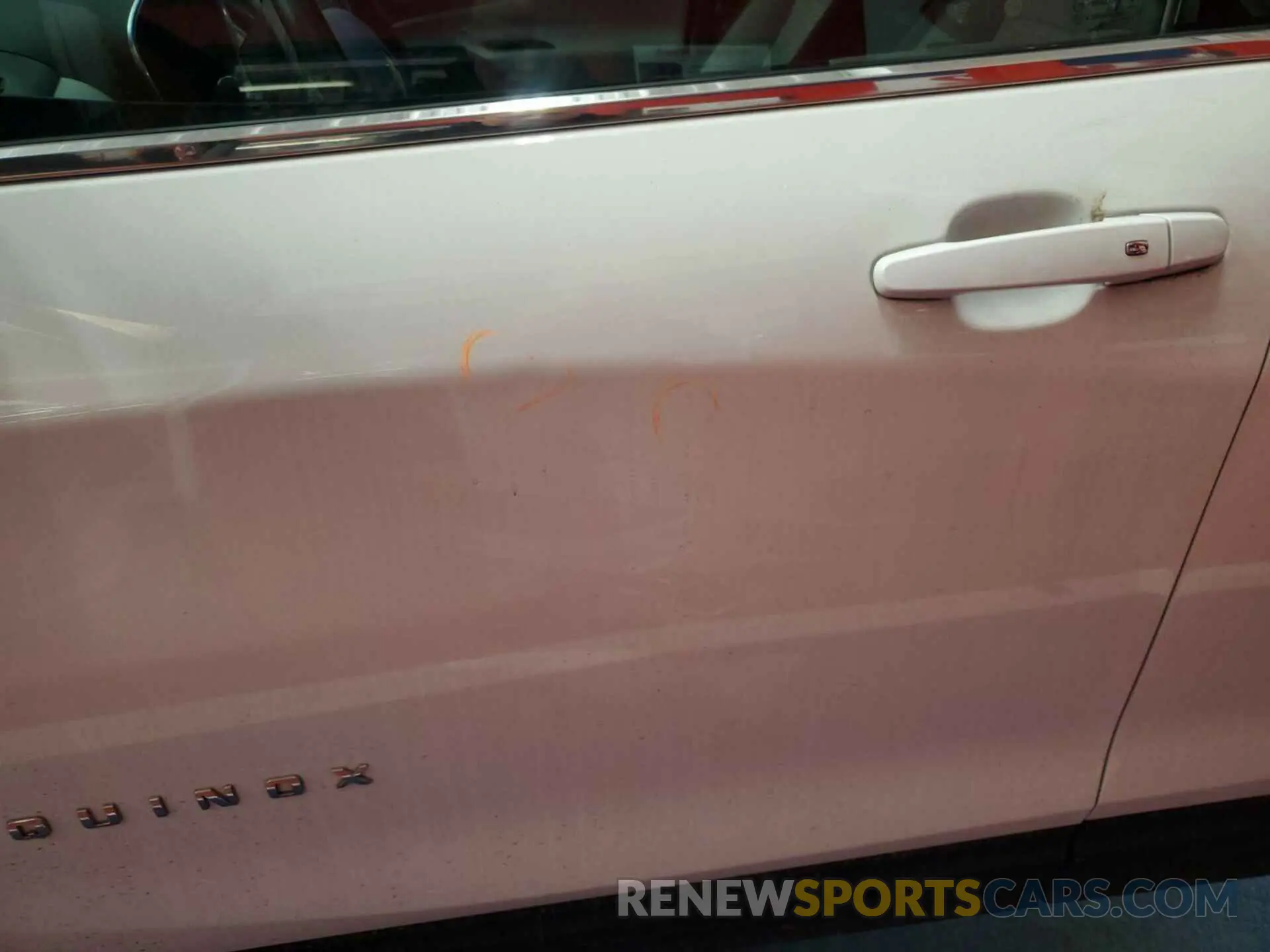 18 Photograph of a damaged car 2GNAXTEV6L6235088 CHEVROLET EQUINOX 2020