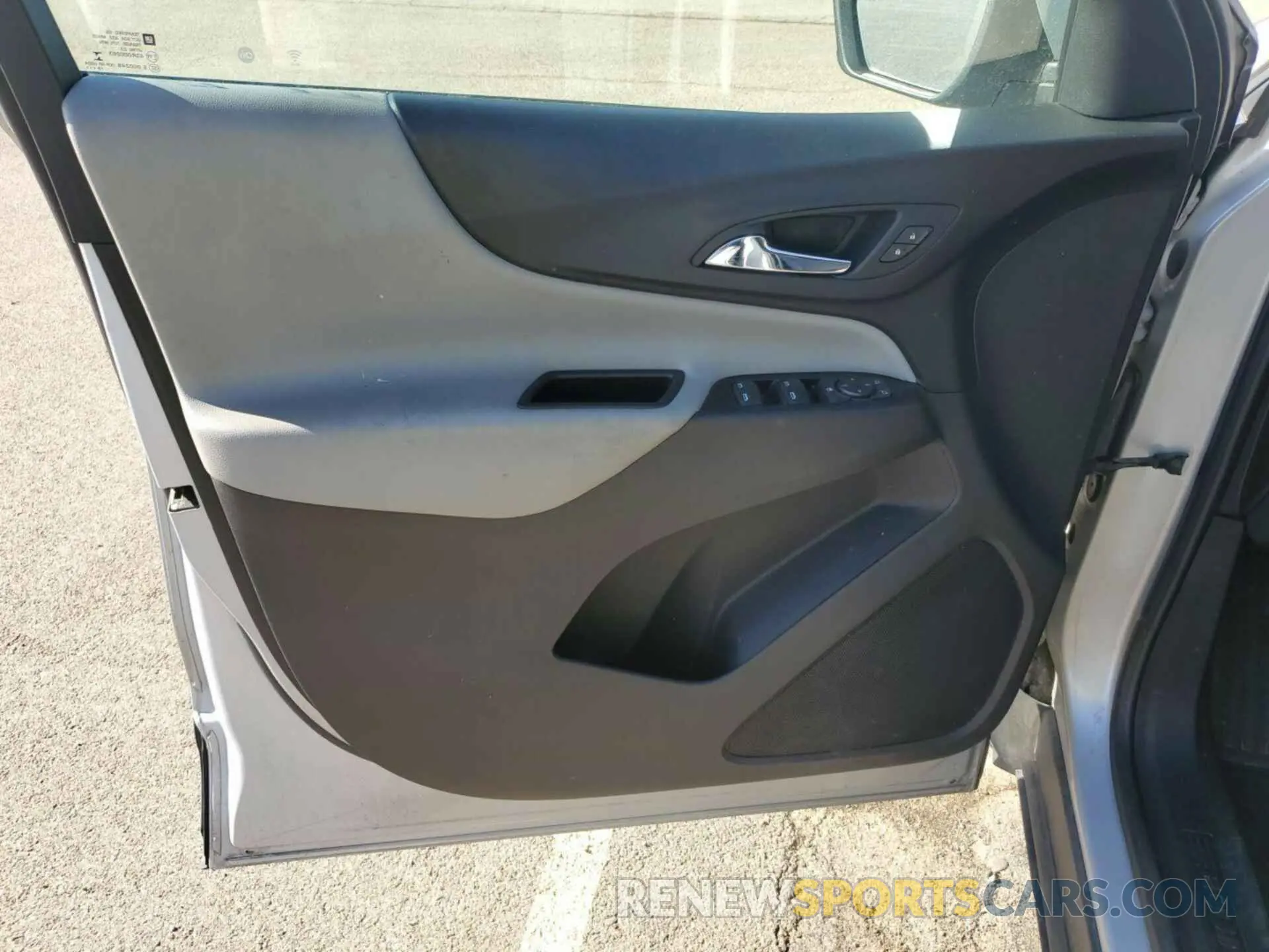 2 Photograph of a damaged car 2GNAXTEV7L6176665 CHEVROLET EQUINOX 2020