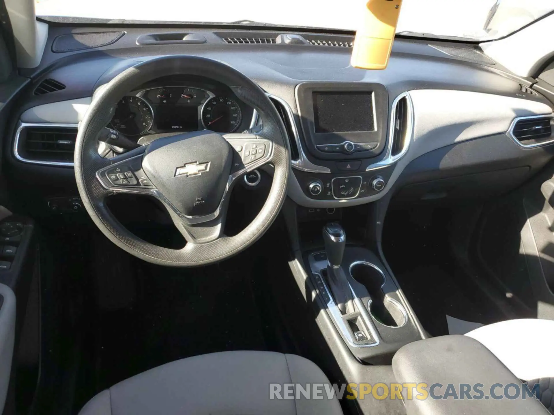 21 Photograph of a damaged car 2GNAXTEV7L6176665 CHEVROLET EQUINOX 2020