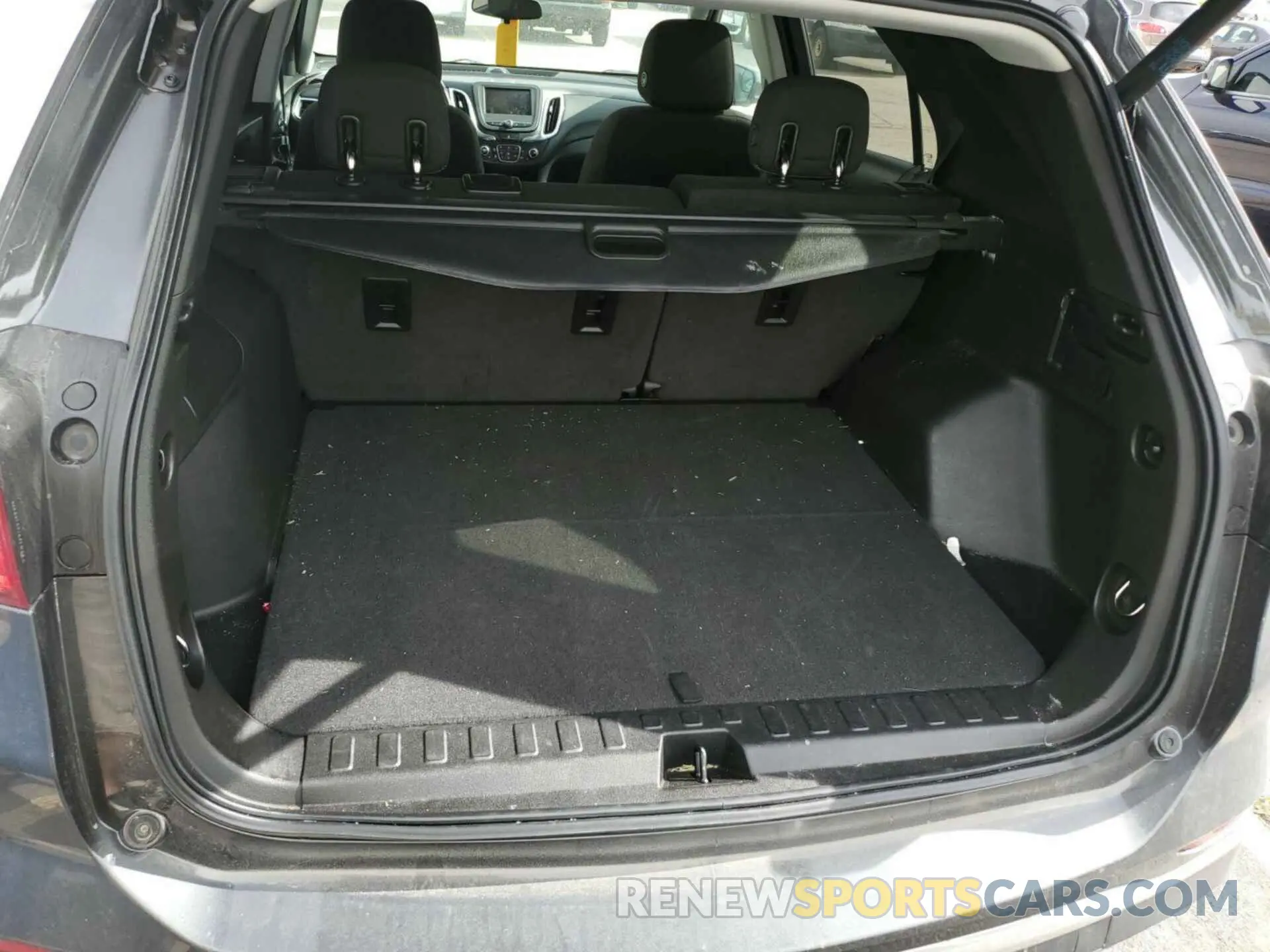 12 Photograph of a damaged car 2GNAXTEV7L6231633 CHEVROLET EQUINOX 2020