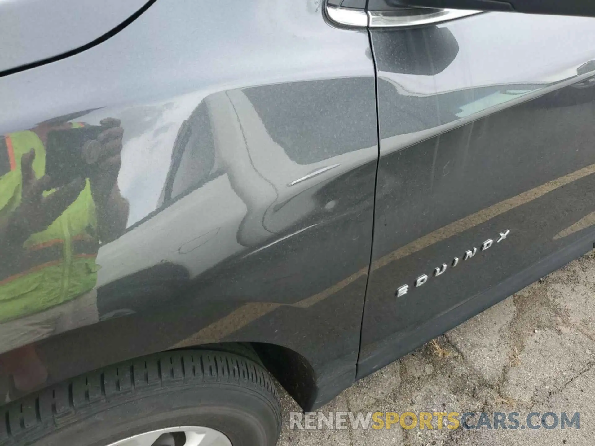 27 Photograph of a damaged car 2GNAXTEV7L6231633 CHEVROLET EQUINOX 2020