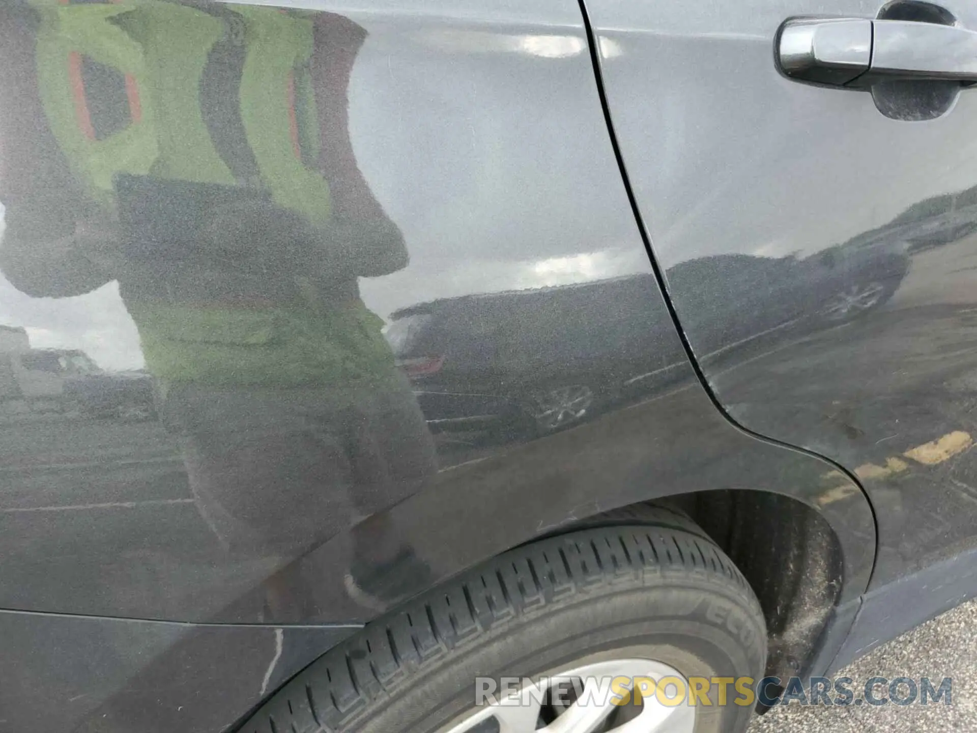 4 Photograph of a damaged car 2GNAXTEV7L6231633 CHEVROLET EQUINOX 2020