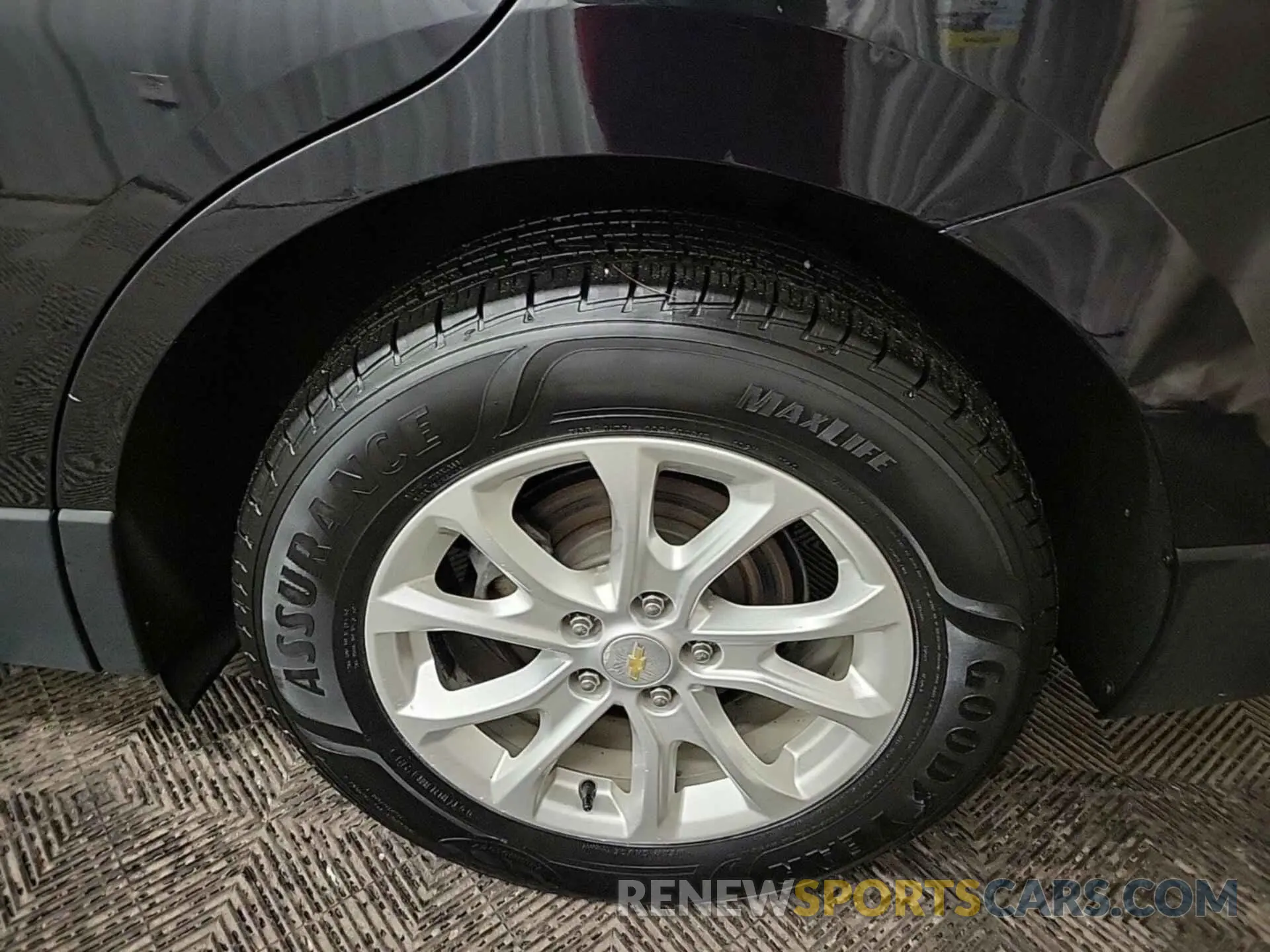 17 Photograph of a damaged car 2GNAXTEV8L6153041 CHEVROLET EQUINOX 2020