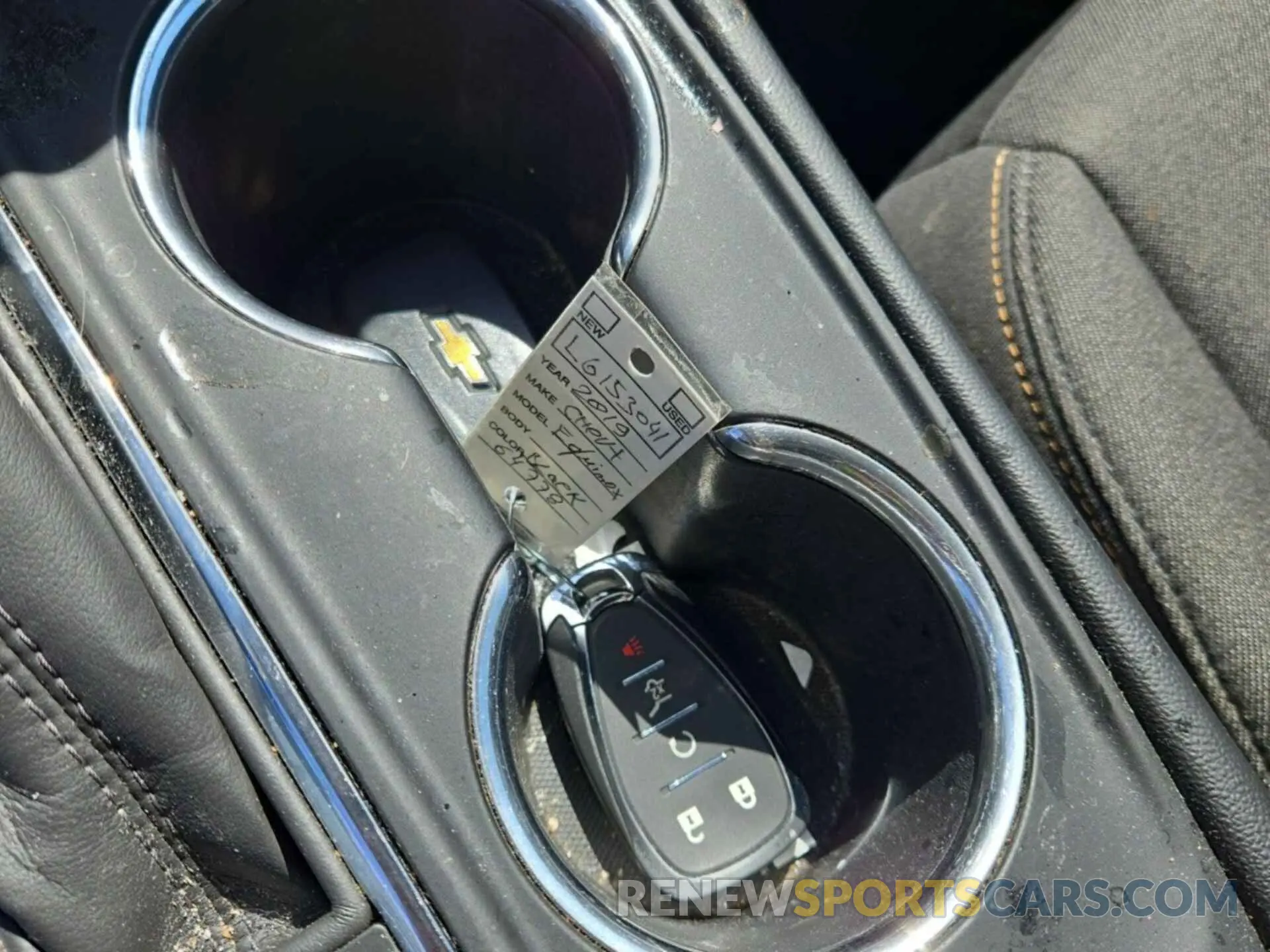 18 Photograph of a damaged car 2GNAXTEV8L6153041 CHEVROLET EQUINOX 2020