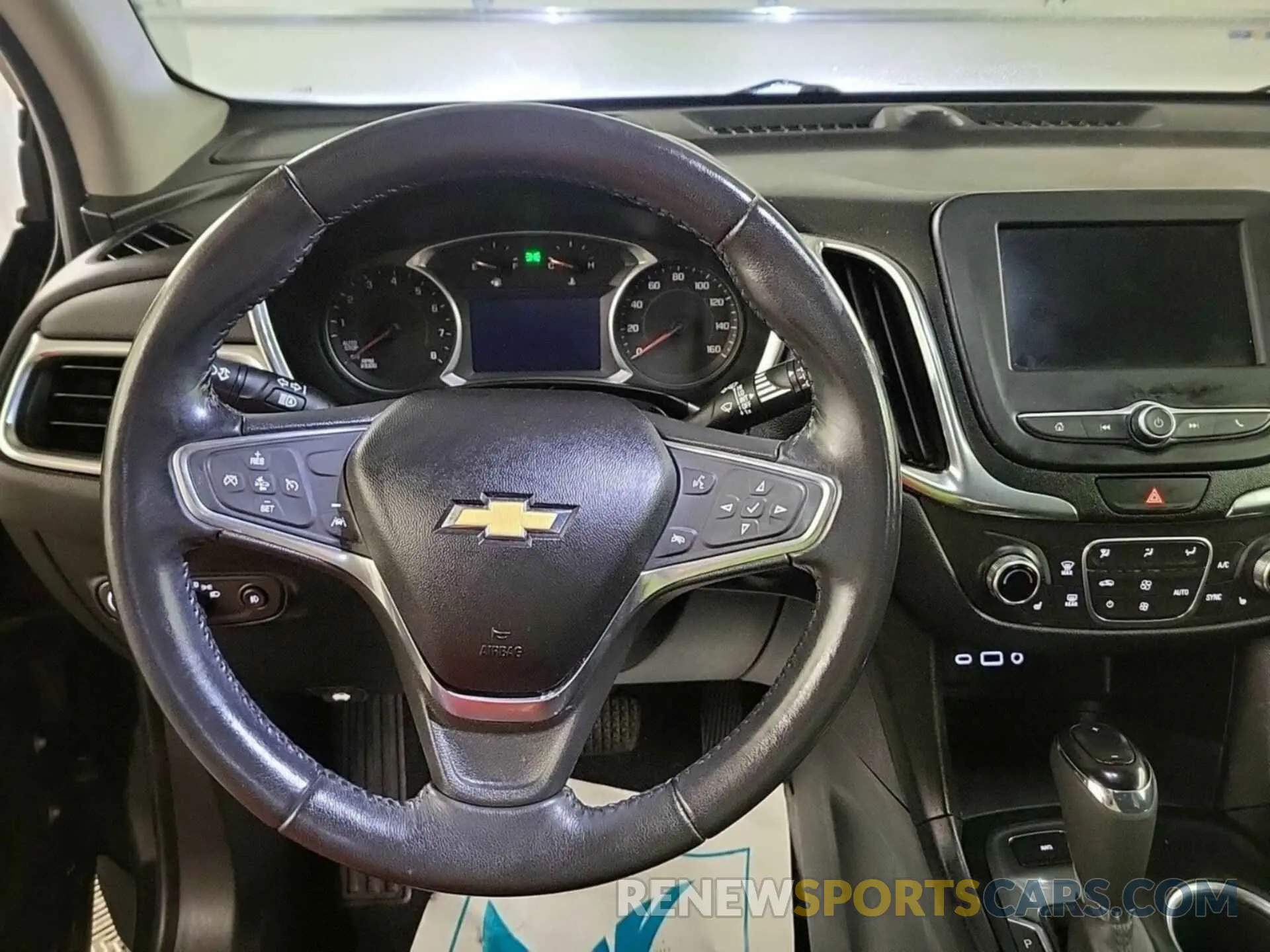24 Photograph of a damaged car 2GNAXTEV8L6153041 CHEVROLET EQUINOX 2020