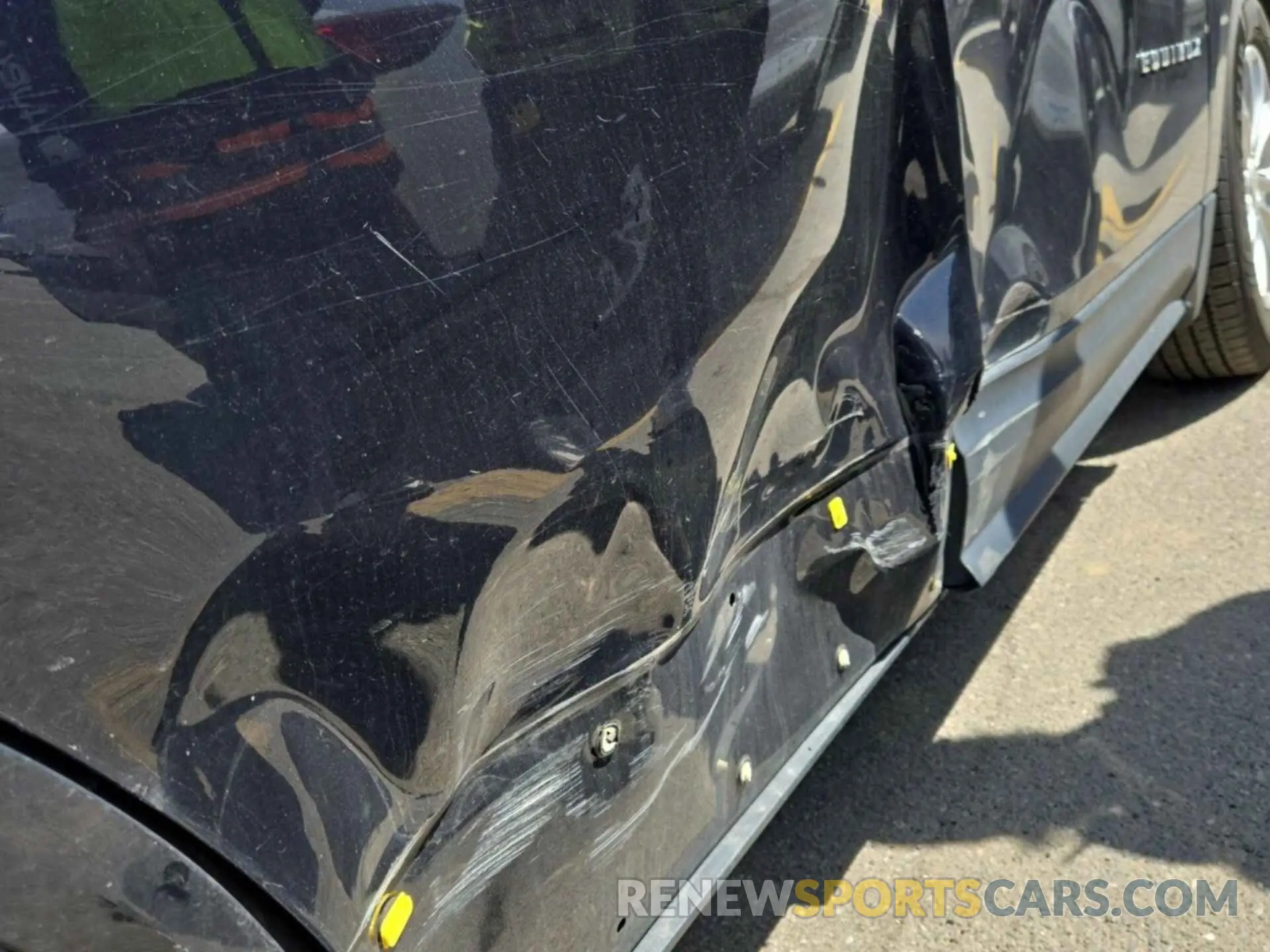 29 Photograph of a damaged car 2GNAXTEV8L6153041 CHEVROLET EQUINOX 2020
