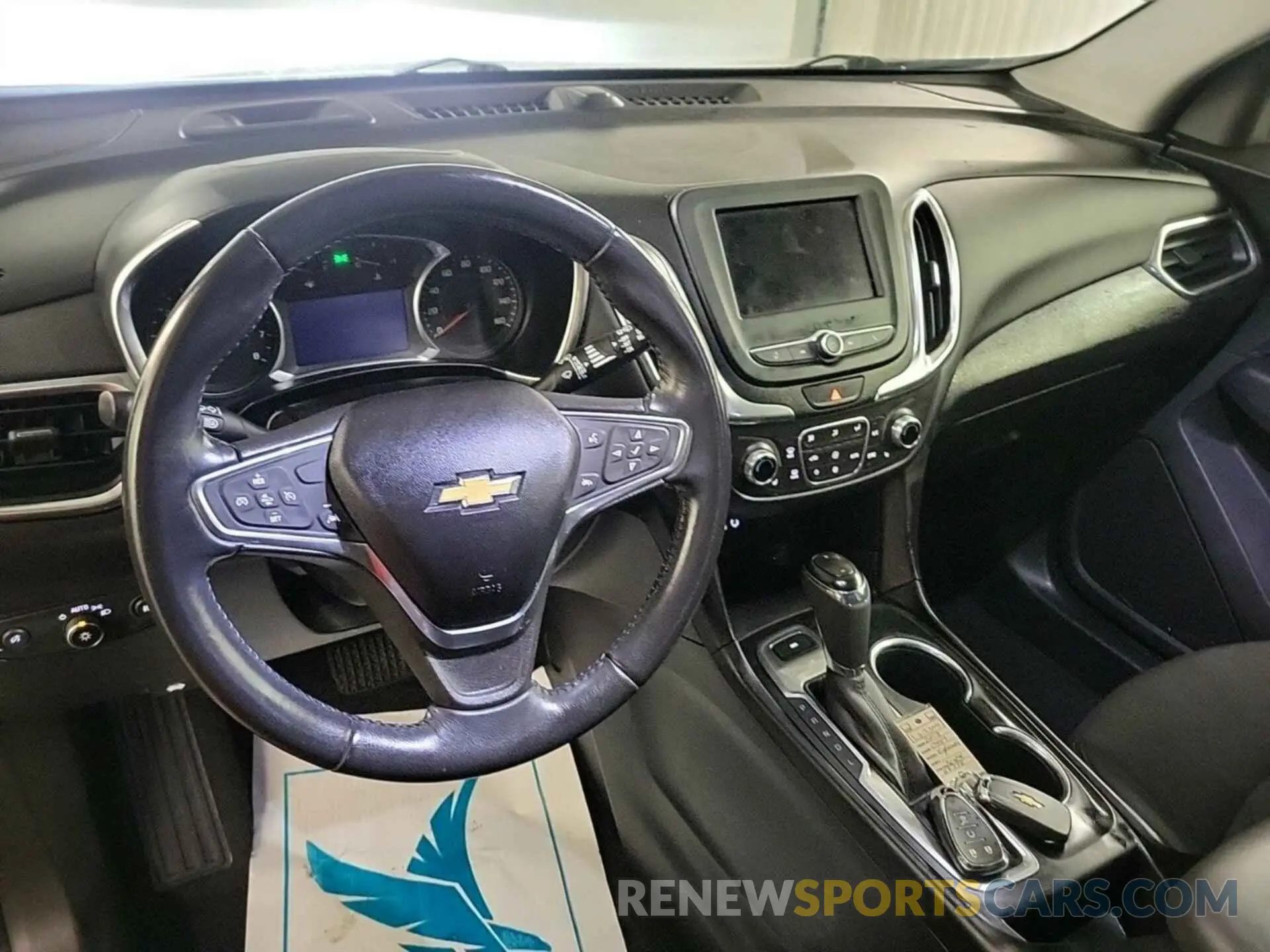 31 Photograph of a damaged car 2GNAXTEV8L6153041 CHEVROLET EQUINOX 2020