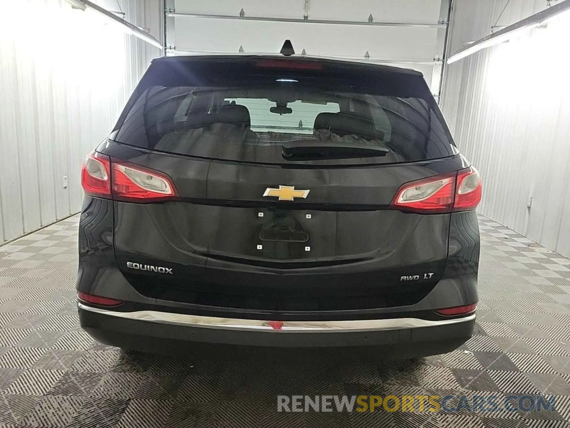 33 Photograph of a damaged car 2GNAXTEV8L6153041 CHEVROLET EQUINOX 2020
