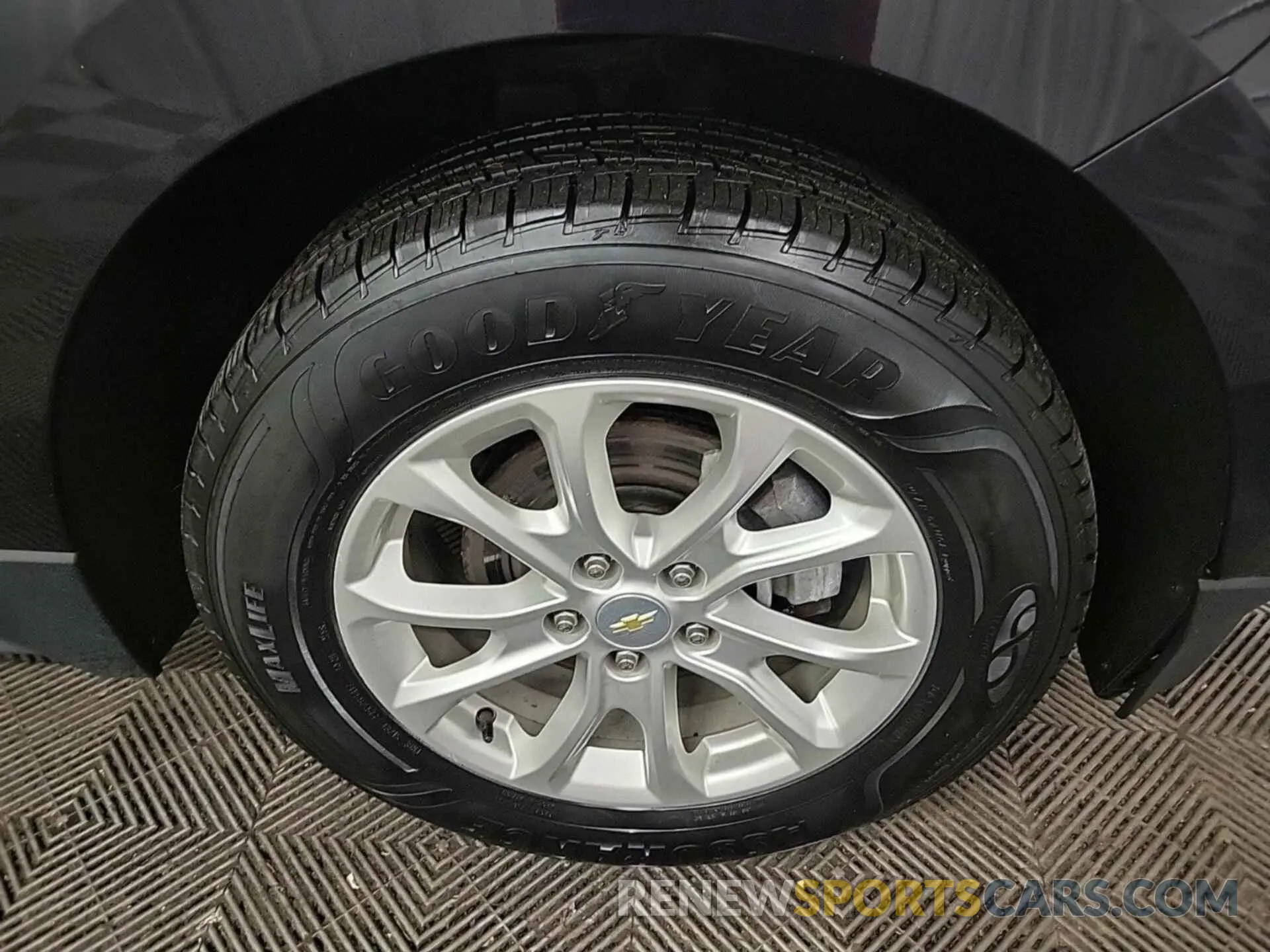 8 Photograph of a damaged car 2GNAXTEV8L6153041 CHEVROLET EQUINOX 2020