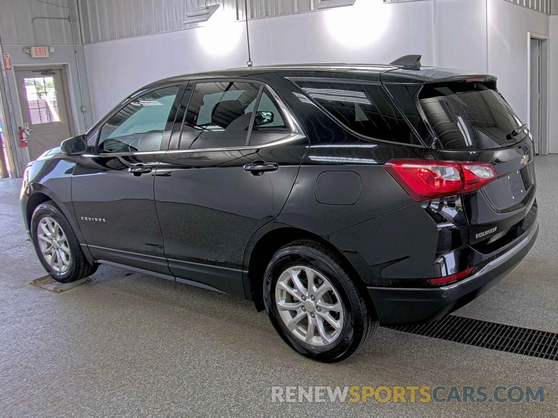 6 Photograph of a damaged car 2GNAXTEV8L6230815 CHEVROLET EQUINOX 2020