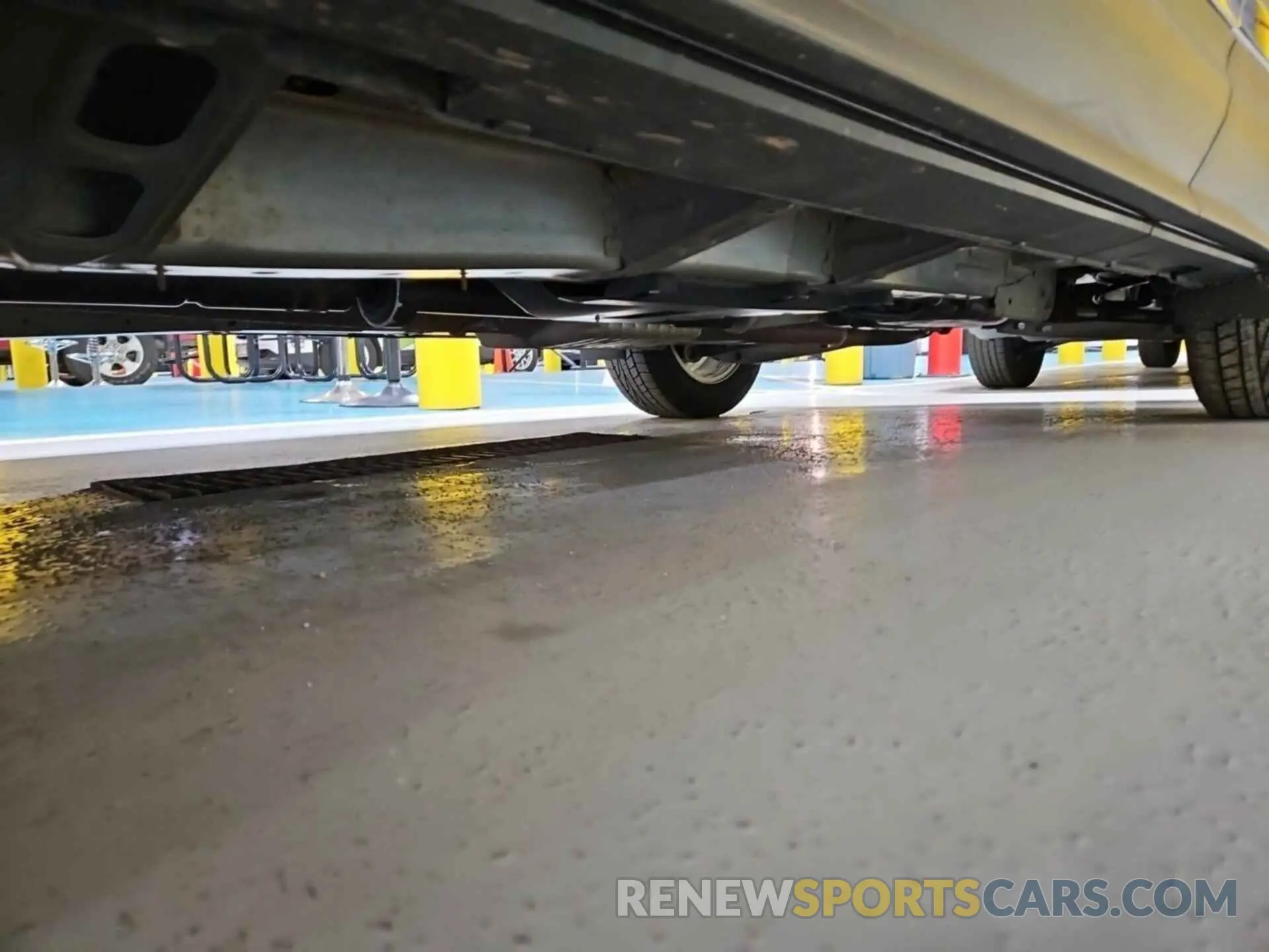 18 Photograph of a damaged car 2GNAXTEV8L6231771 CHEVROLET EQUINOX 2020