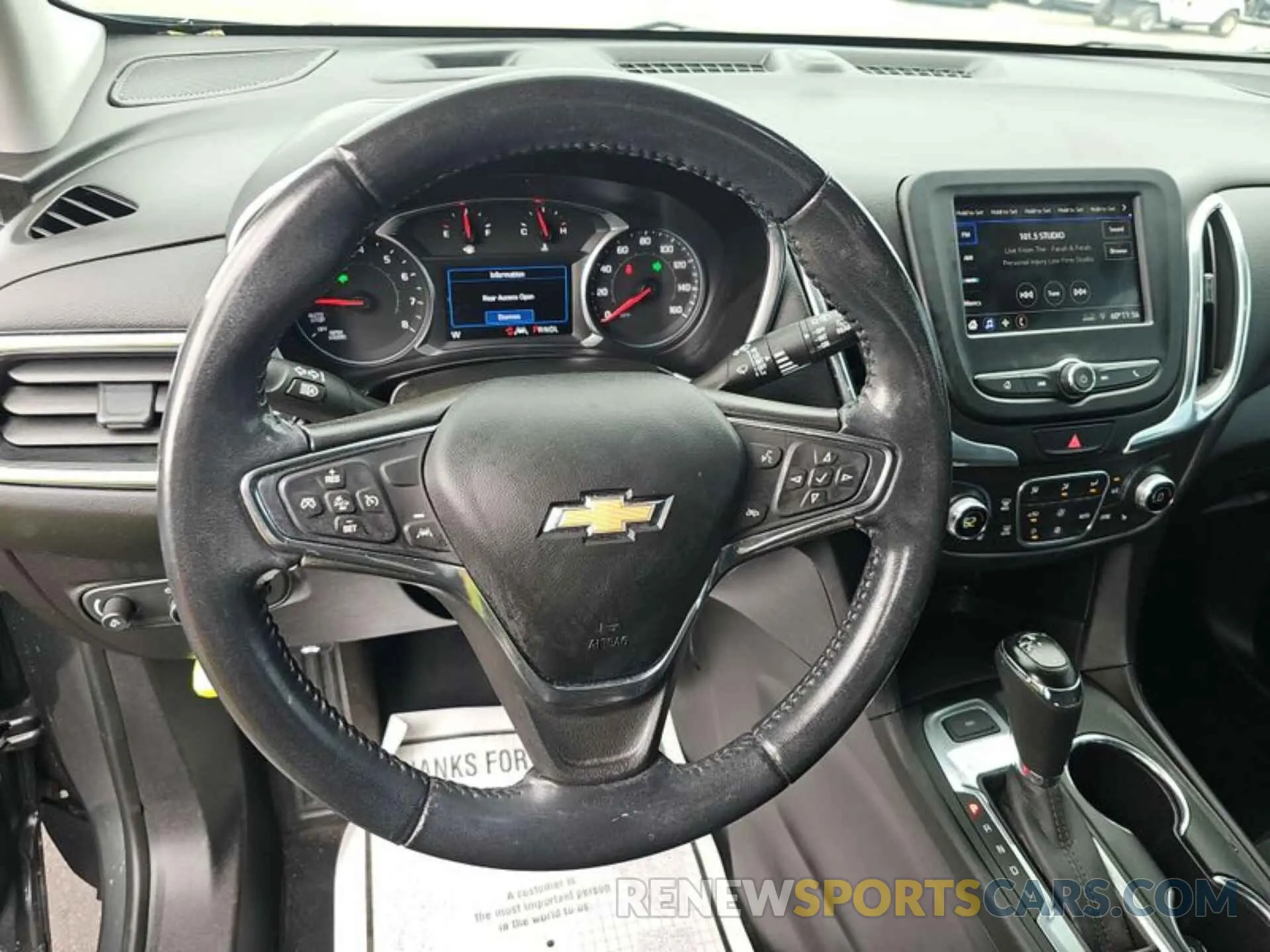 11 Photograph of a damaged car 2GNAXTEV8L6233102 CHEVROLET EQUINOX 2020