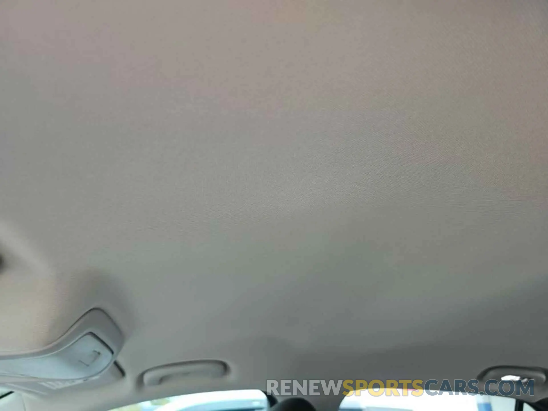 18 Photograph of a damaged car 2GNAXTEV8L6233102 CHEVROLET EQUINOX 2020
