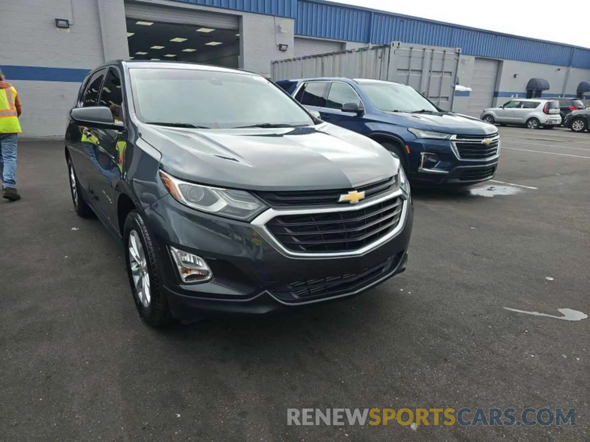 21 Photograph of a damaged car 2GNAXTEV8L6233102 CHEVROLET EQUINOX 2020