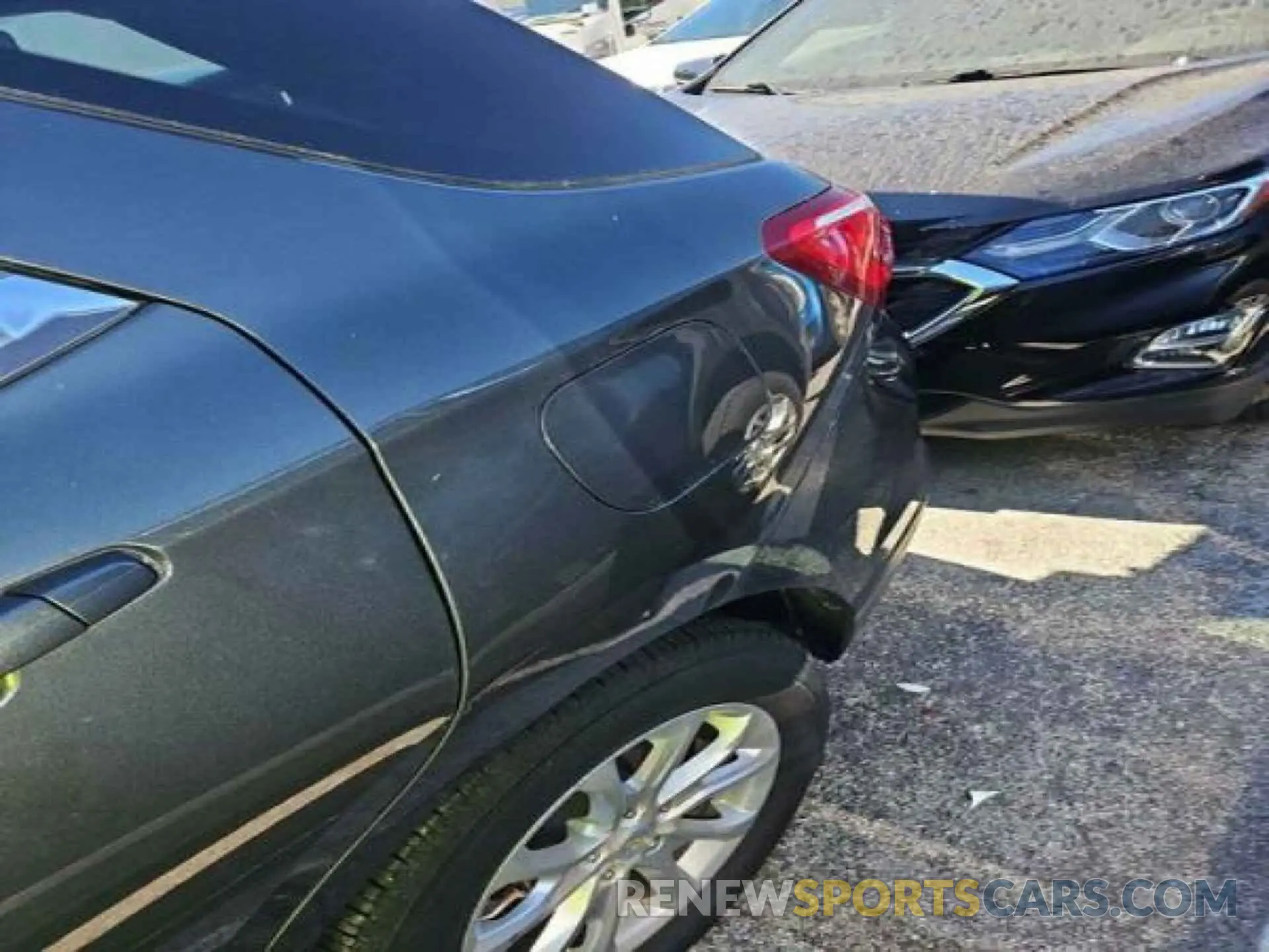 5 Photograph of a damaged car 2GNAXTEV8L6233102 CHEVROLET EQUINOX 2020