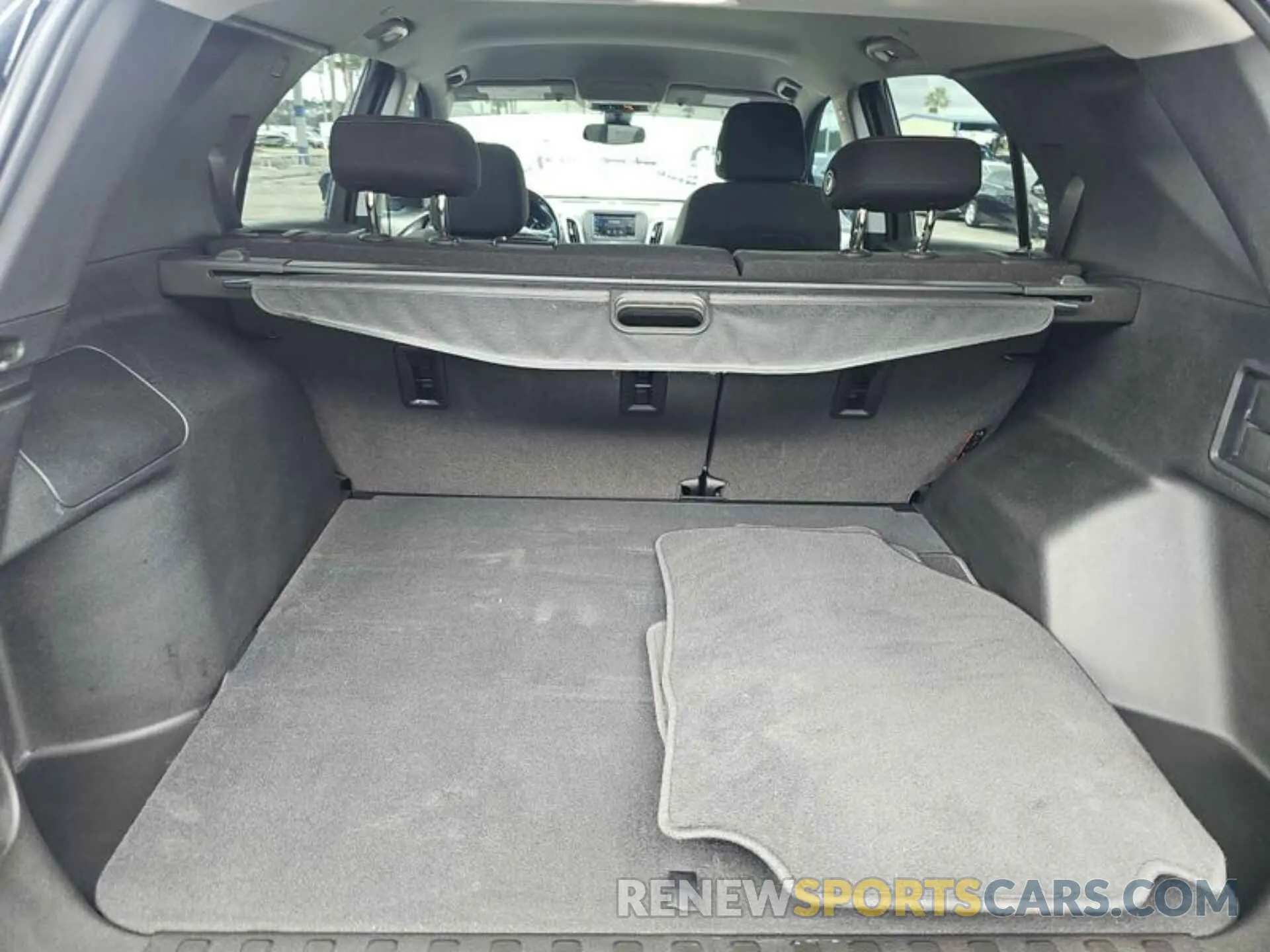 6 Photograph of a damaged car 2GNAXTEV8L6233102 CHEVROLET EQUINOX 2020