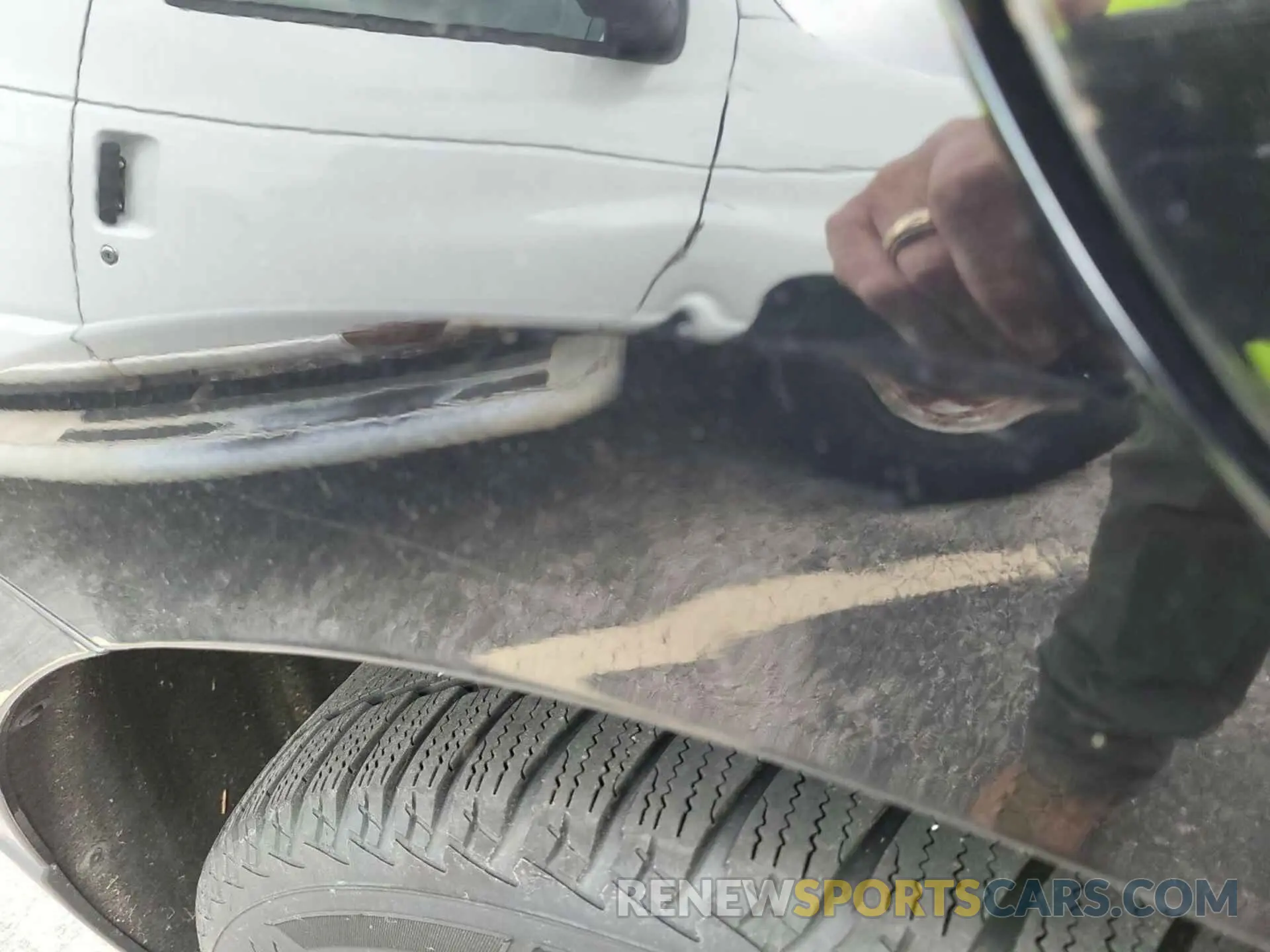 25 Photograph of a damaged car 2GNAXTEVXL6231867 CHEVROLET EQUINOX 2020