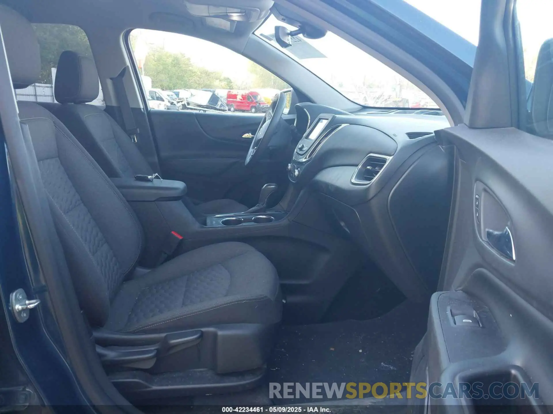 5 Photograph of a damaged car 2GNAXTEVXL6231979 CHEVROLET EQUINOX 2020