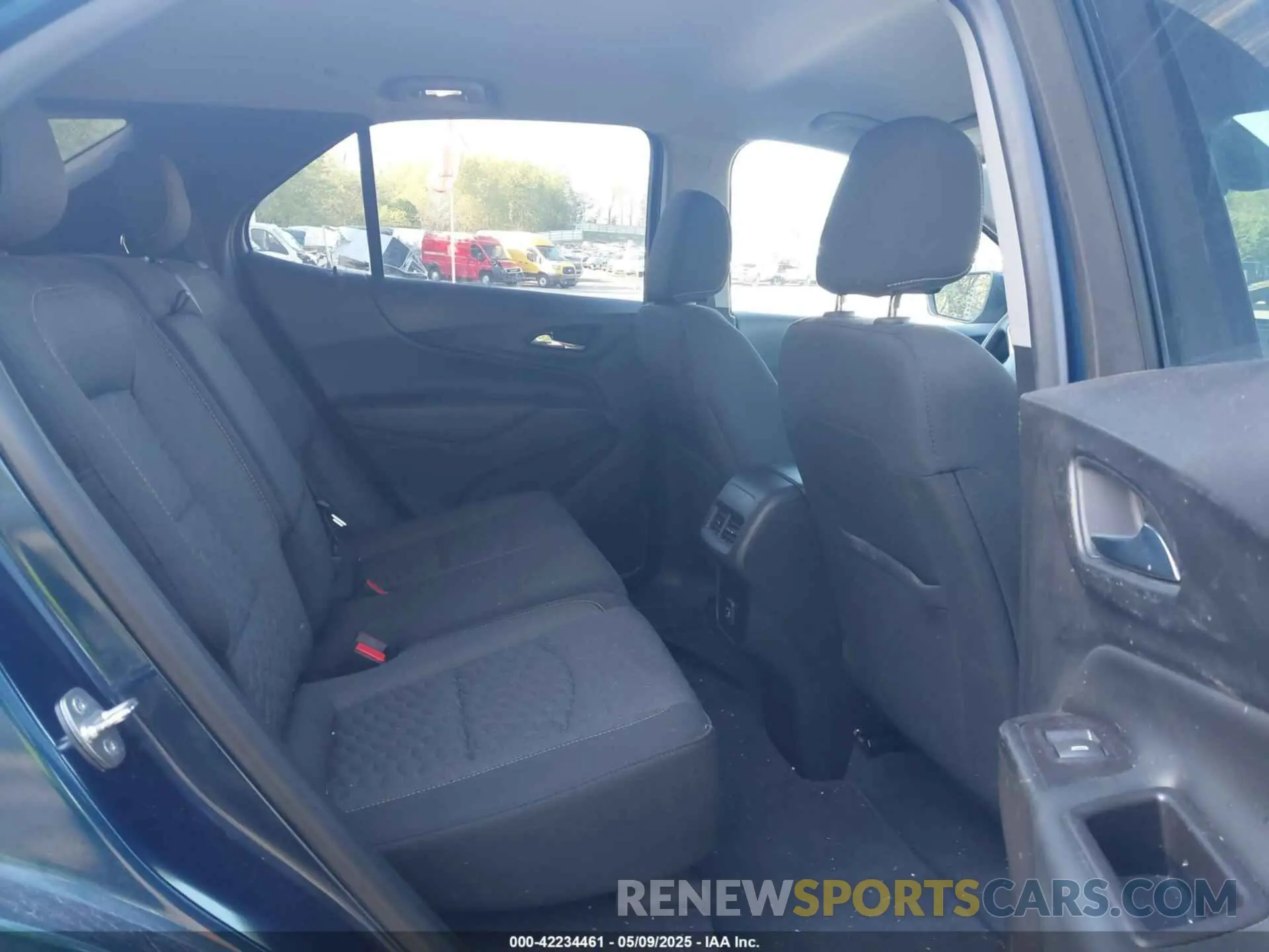 8 Photograph of a damaged car 2GNAXTEVXL6231979 CHEVROLET EQUINOX 2020