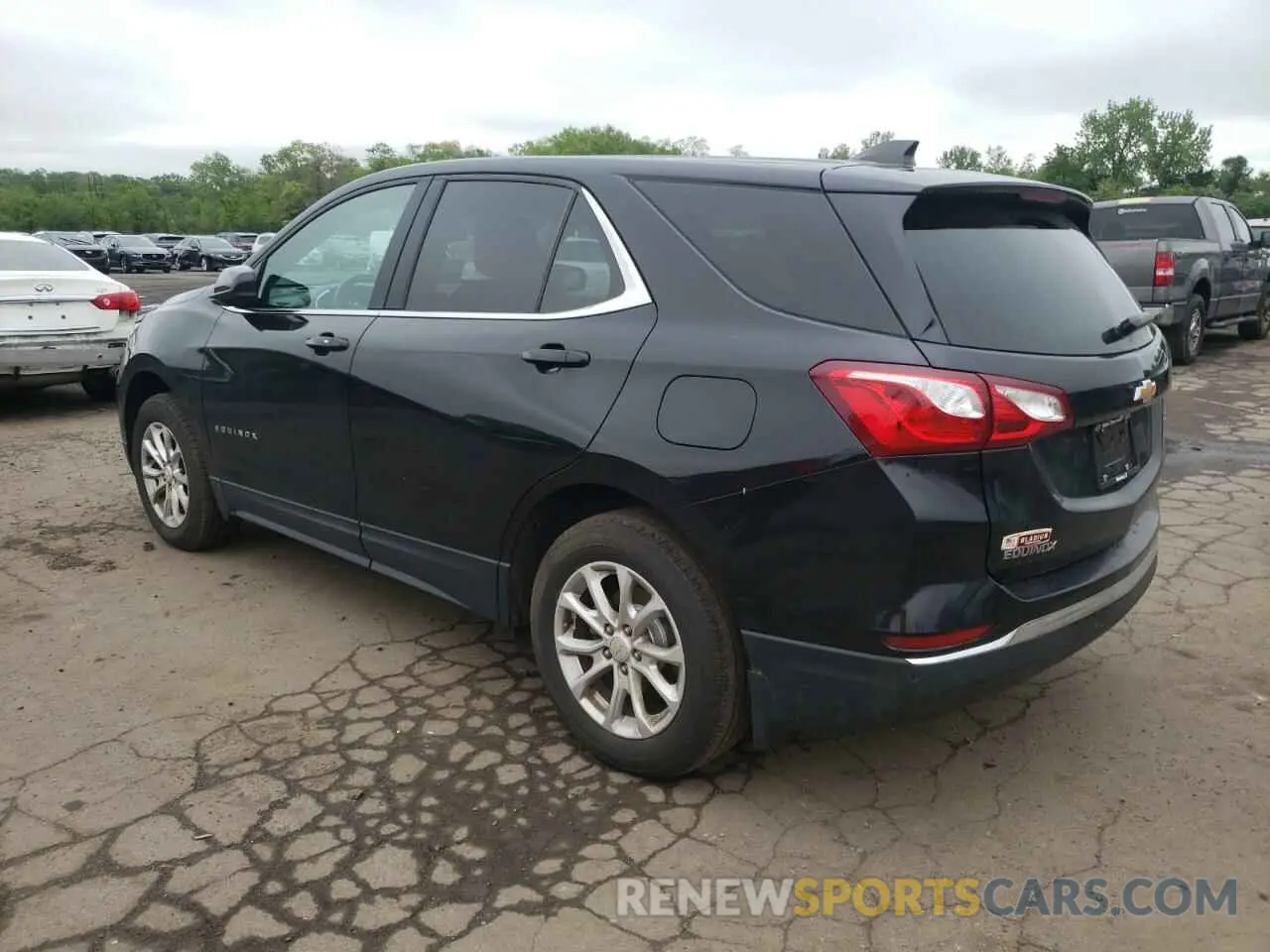2 Photograph of a damaged car 2GNAXUEV0L6103286 CHEVROLET EQUINOX 2020