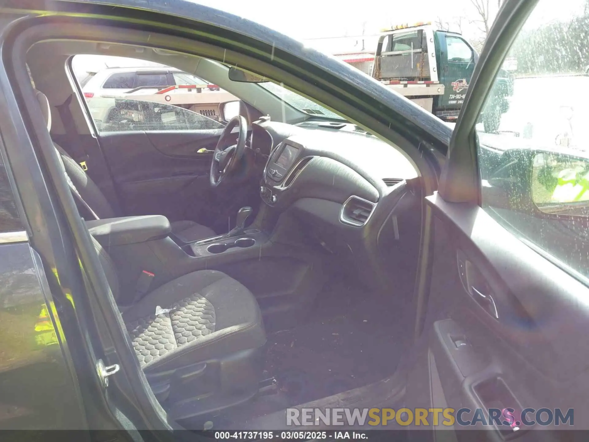 5 Фотография поврежденного автомобиля 2GNAXUEV0L6122081 CHEVROLET EQUINOX 2020