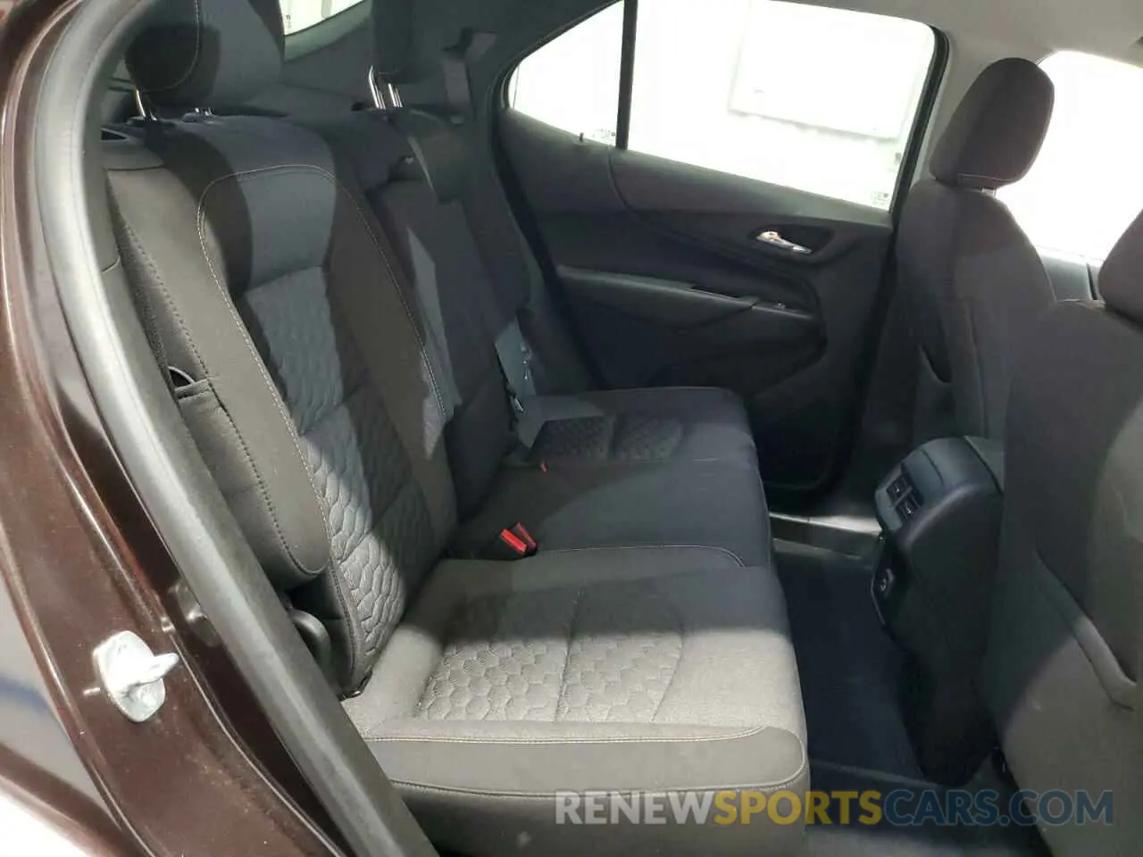 11 Фотография поврежденного автомобиля 2GNAXUEV0L6147157 CHEVROLET EQUINOX 2020