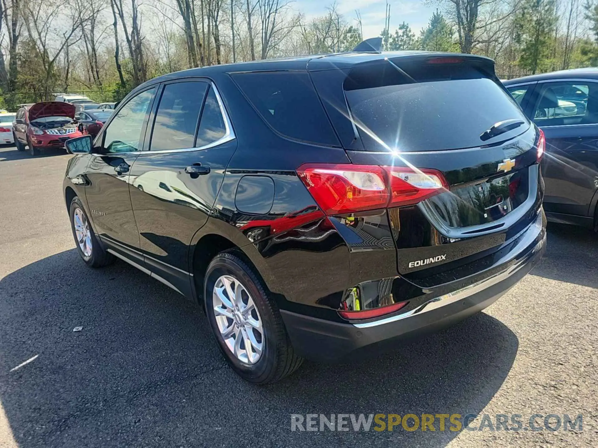 24 Photograph of a damaged car 2GNAXUEV0L6187318 CHEVROLET EQUINOX 2020