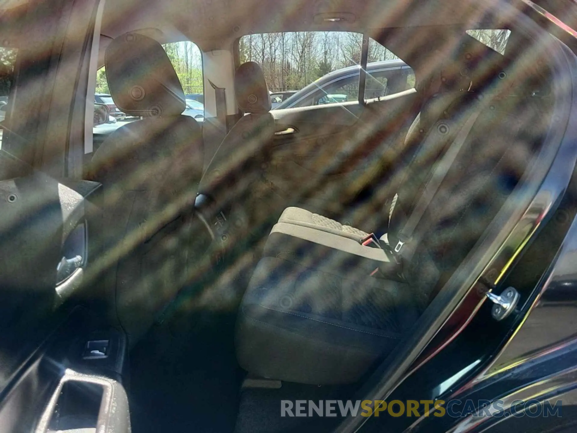 4 Photograph of a damaged car 2GNAXUEV0L6187318 CHEVROLET EQUINOX 2020