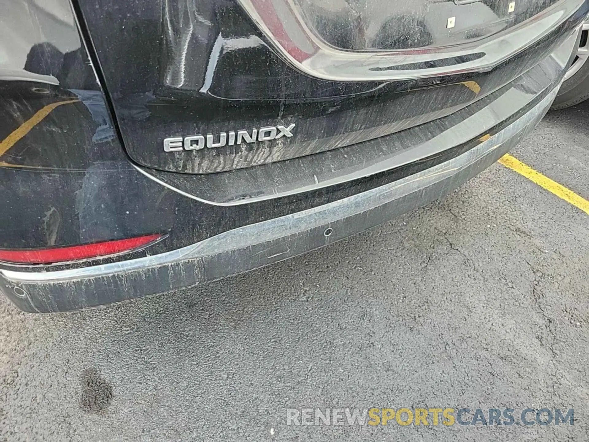 9 Photograph of a damaged car 2GNAXUEV0L6187318 CHEVROLET EQUINOX 2020