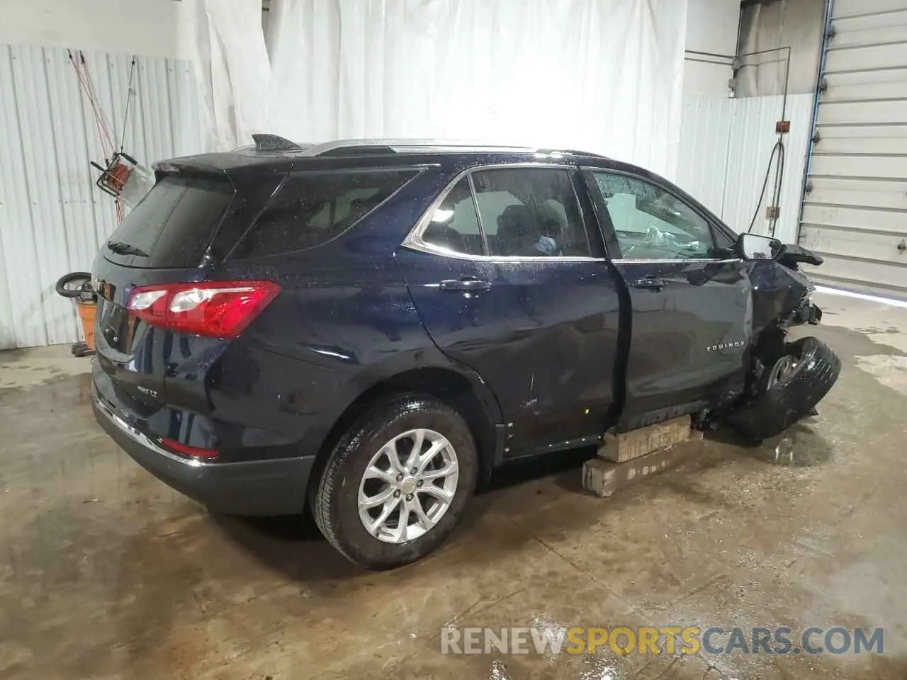 3 Фотография поврежденного автомобиля 2GNAXUEV0L6206093 CHEVROLET EQUINOX 2020